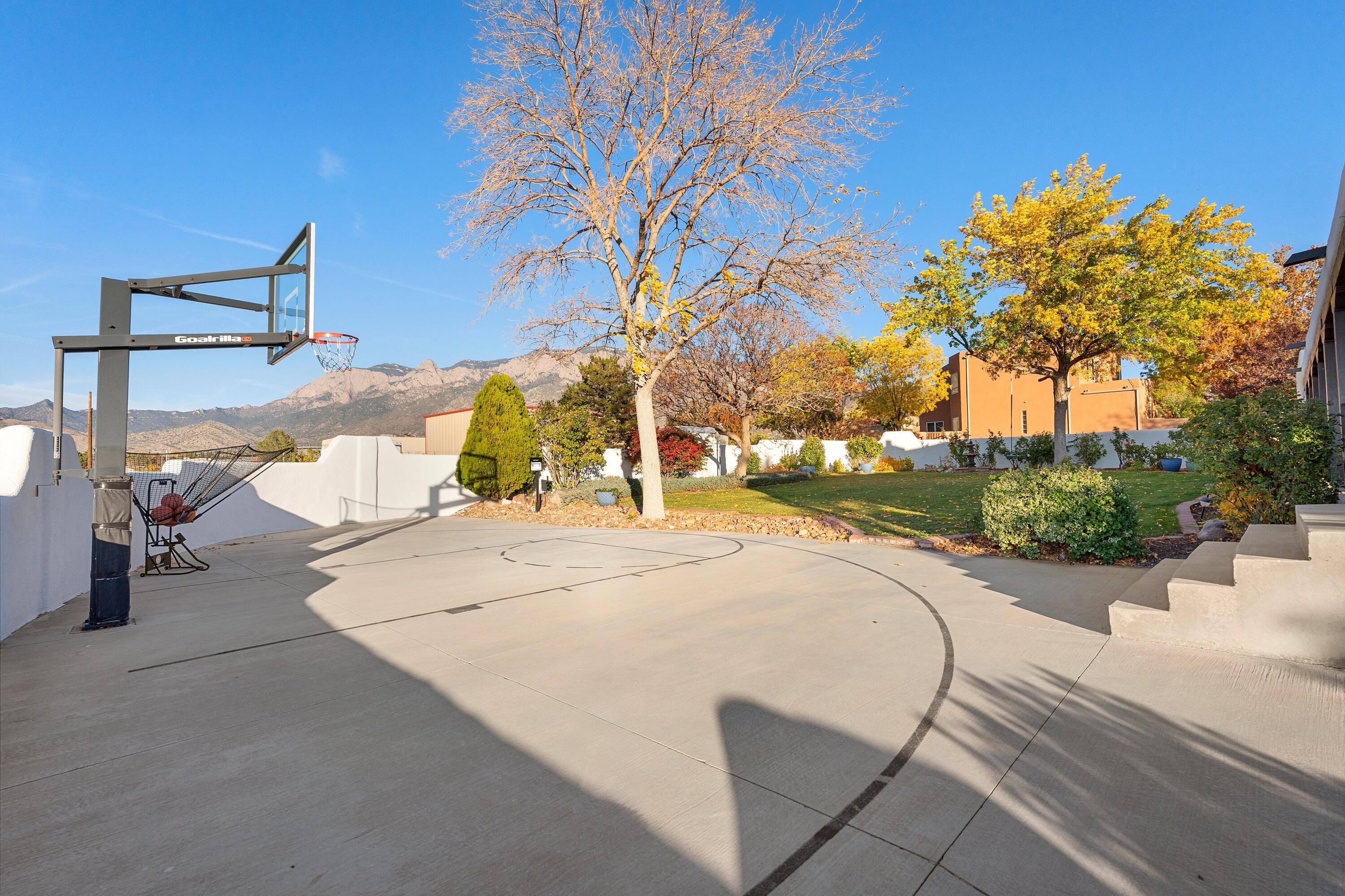 10809 Anaheim Avenue NE