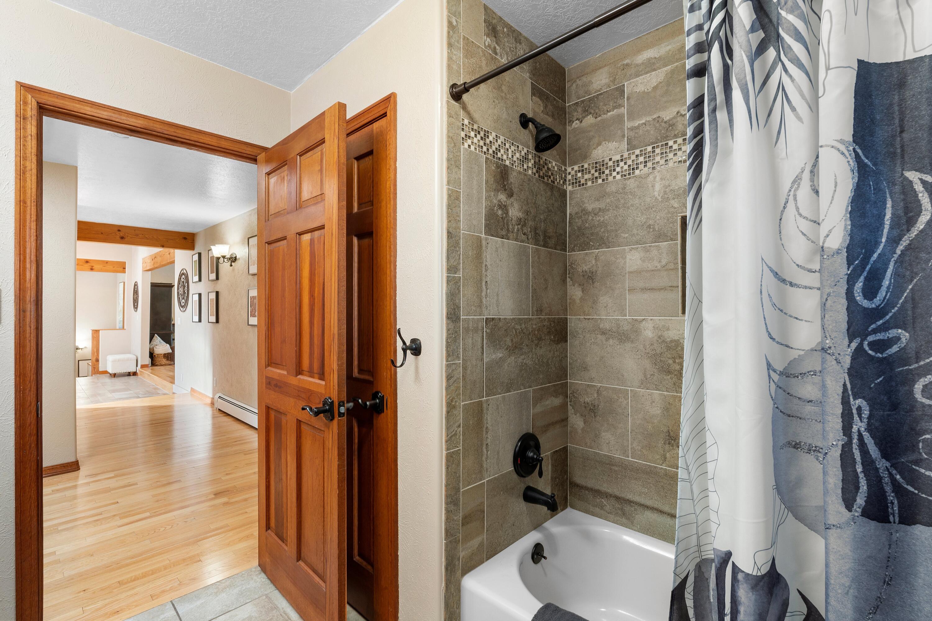 10809 Anaheim Avenue NE