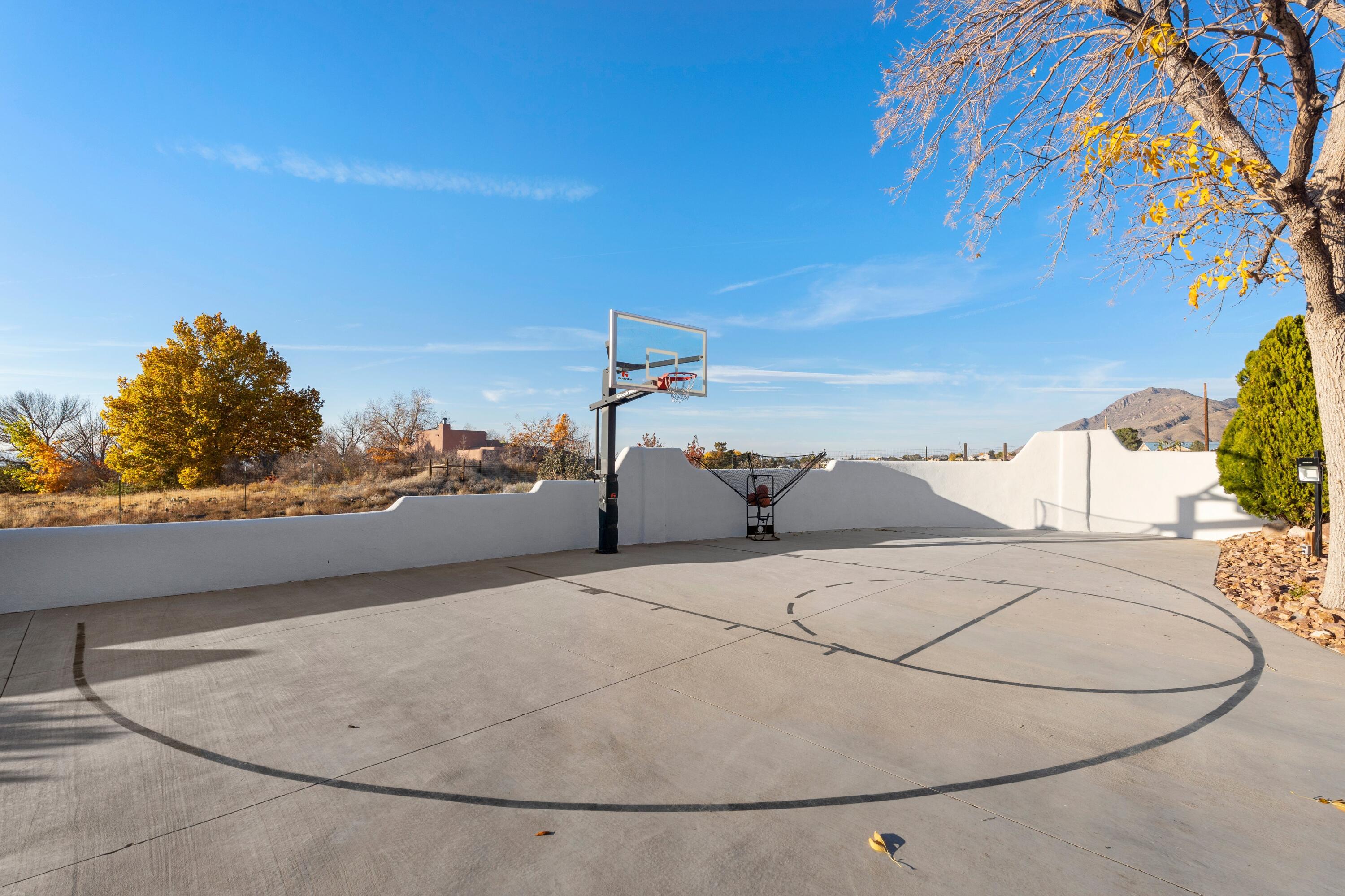 10809 Anaheim Avenue NE