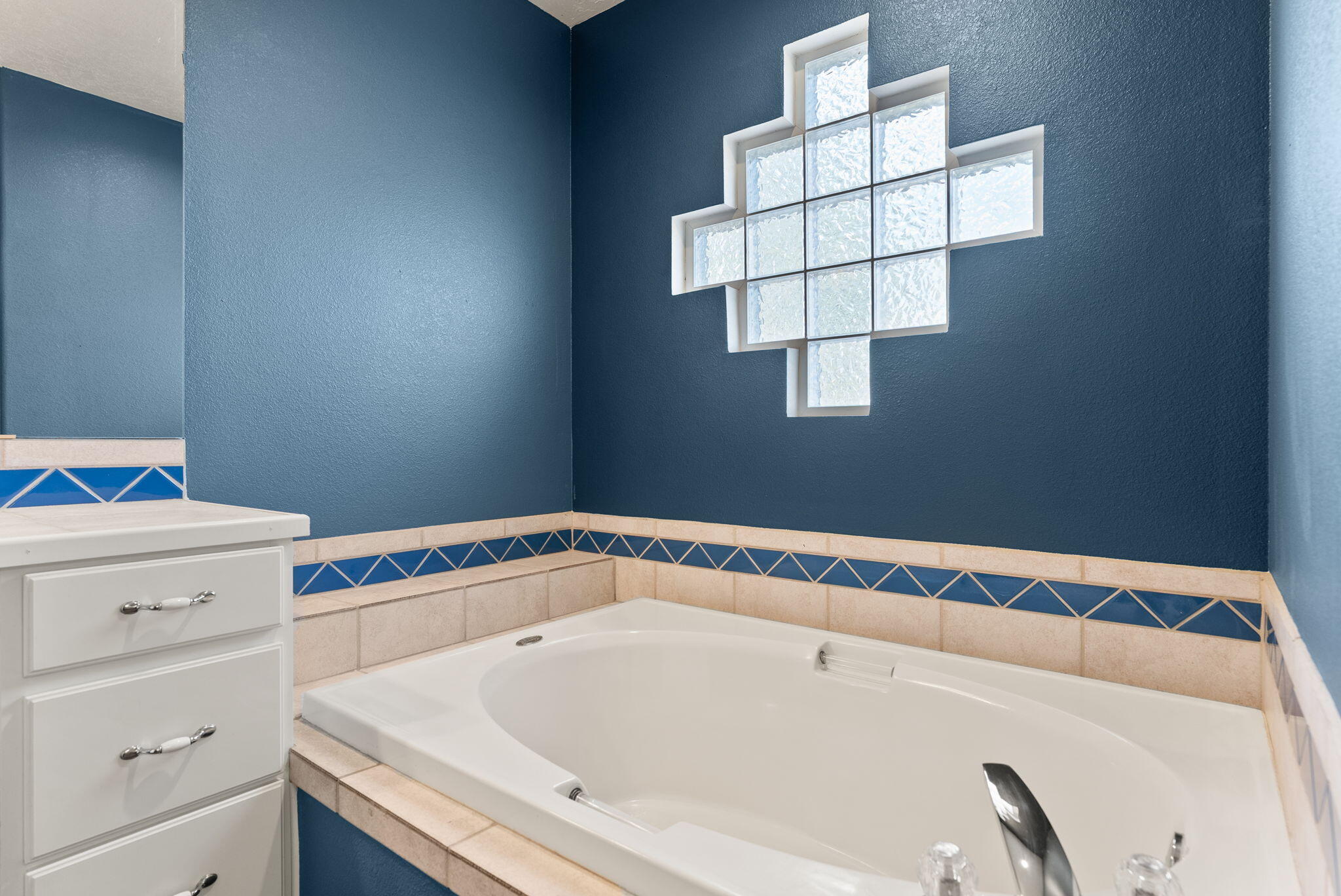 10904 Snowbird Drive NW