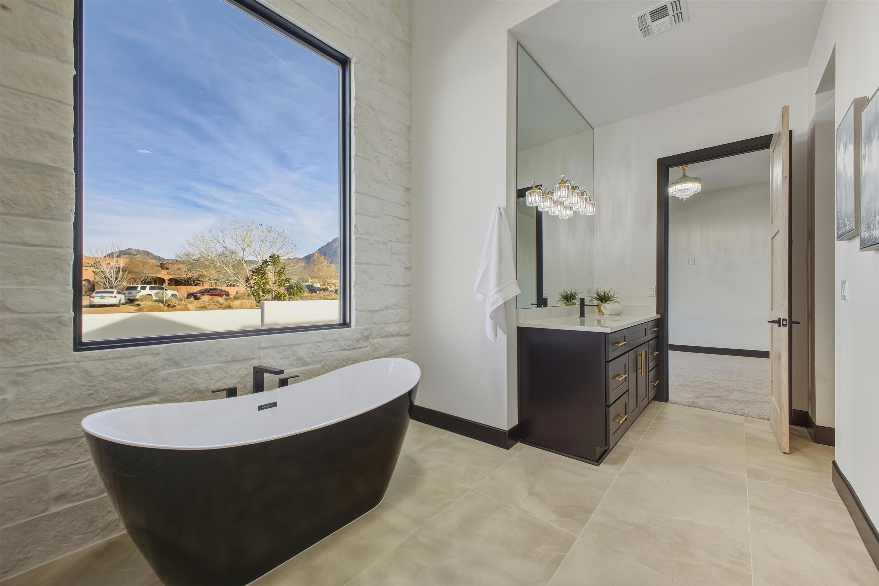 11704 Anaheim Avenue NE