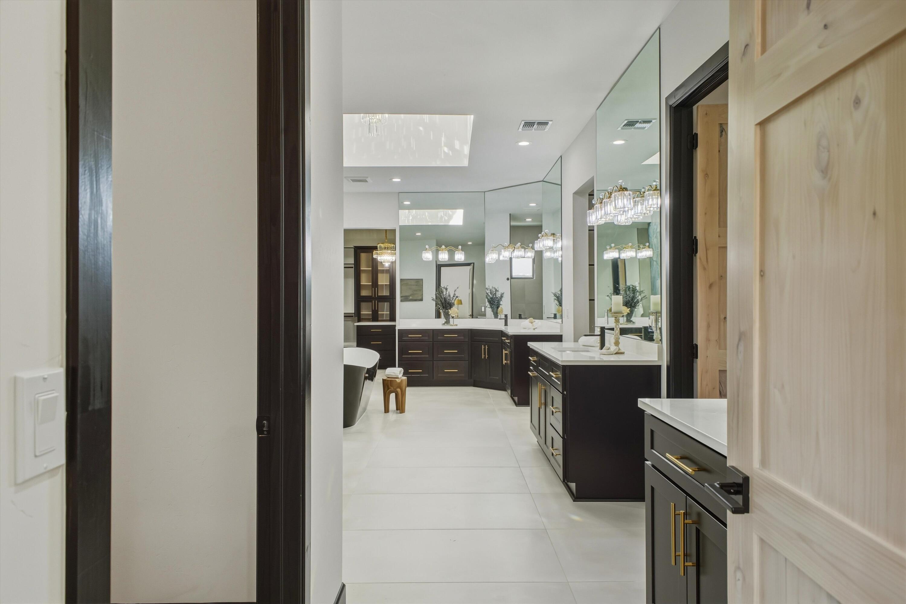 11704 Anaheim Avenue NE