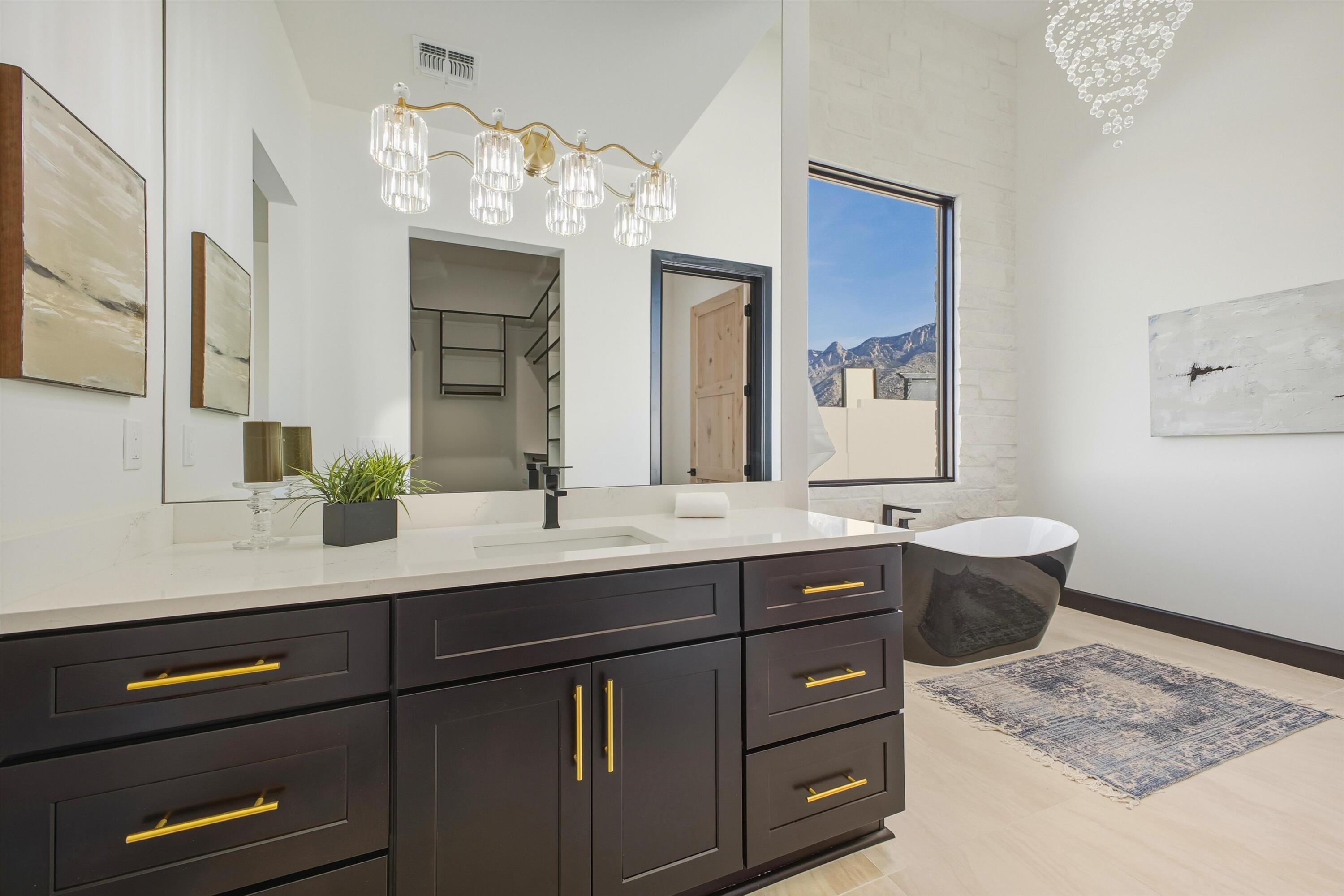 11704 Anaheim Avenue NE