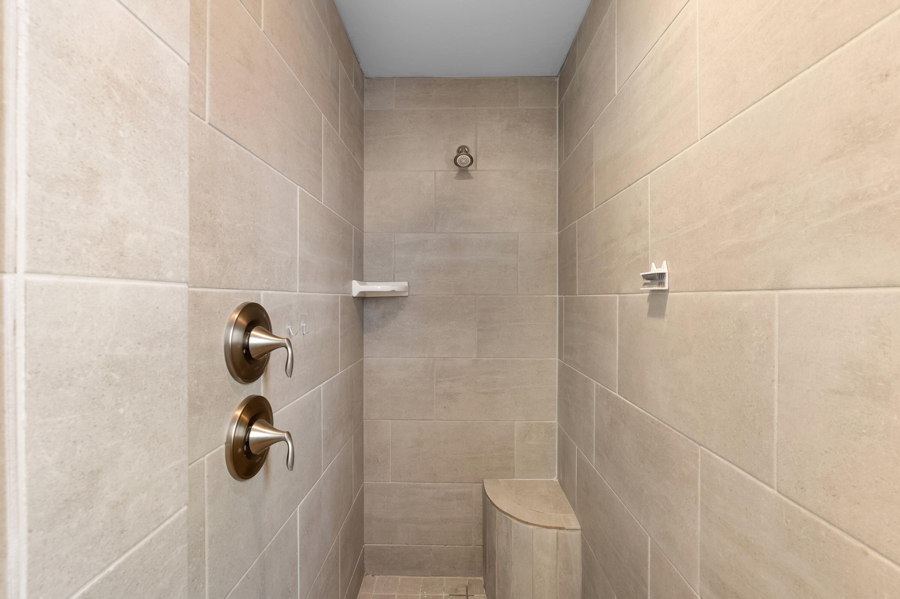 7102 Eagle Rock Court NE