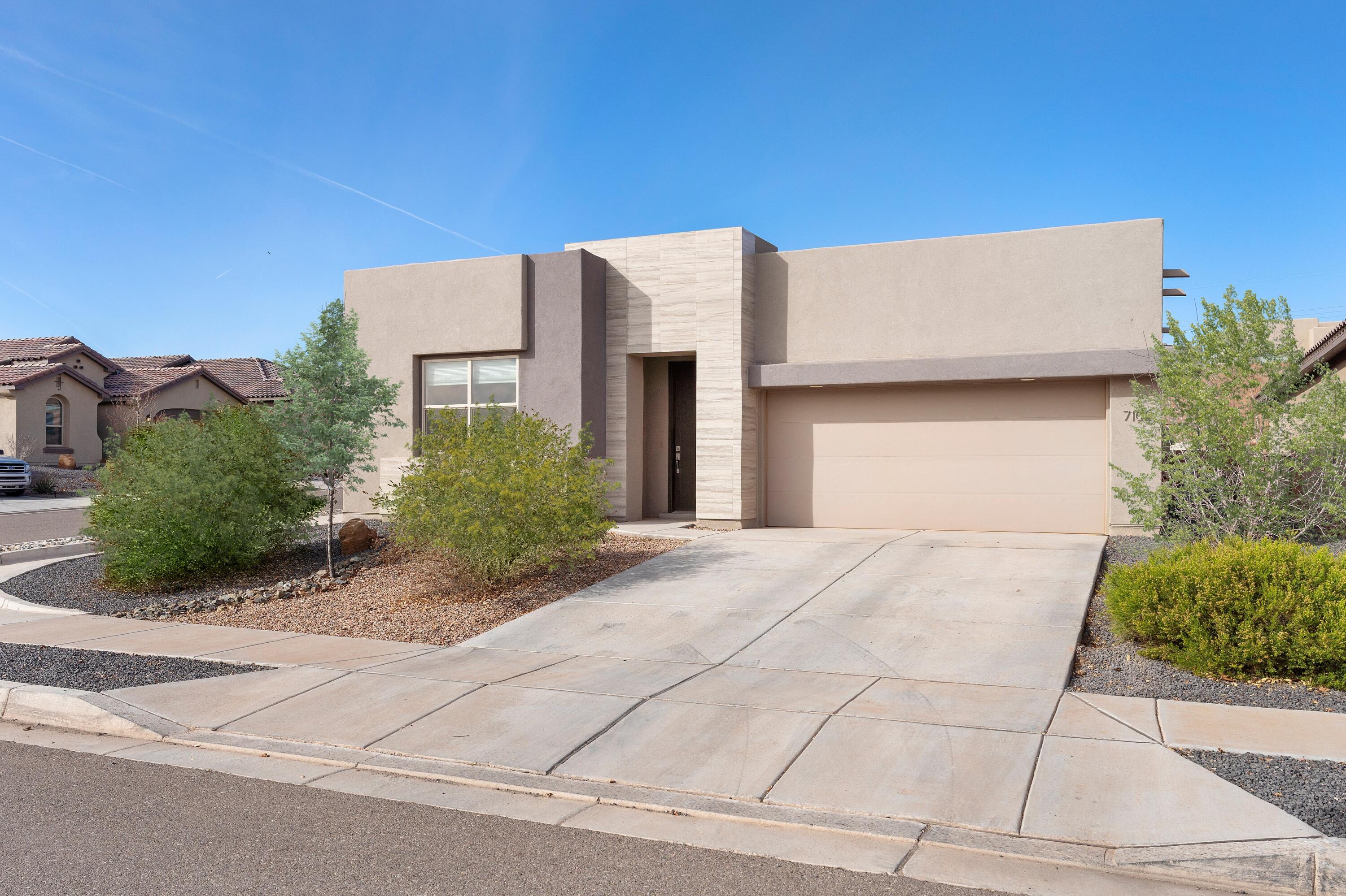 7102 Eagle Rock Court NE