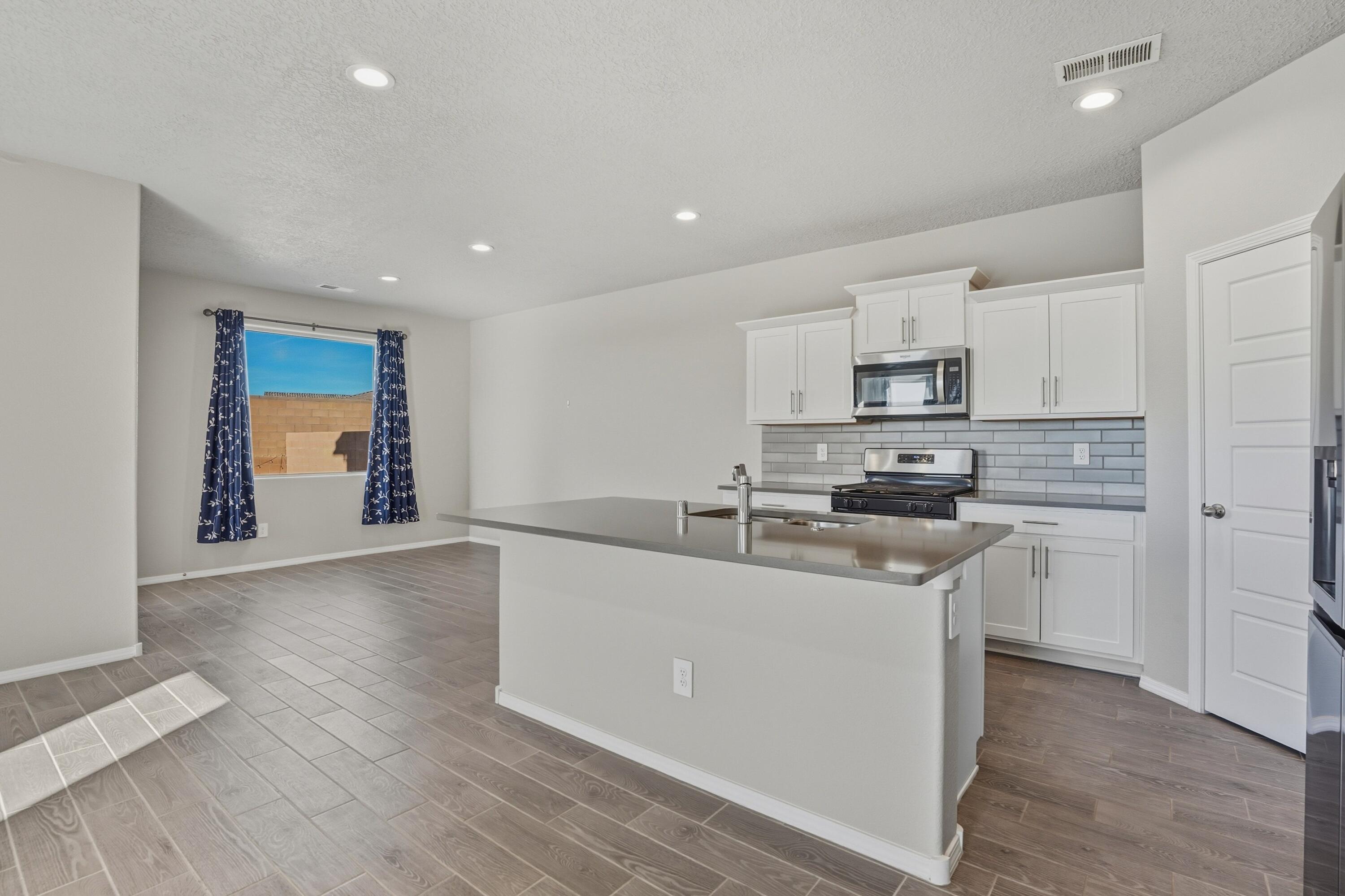3209 Tazanita Loop SE