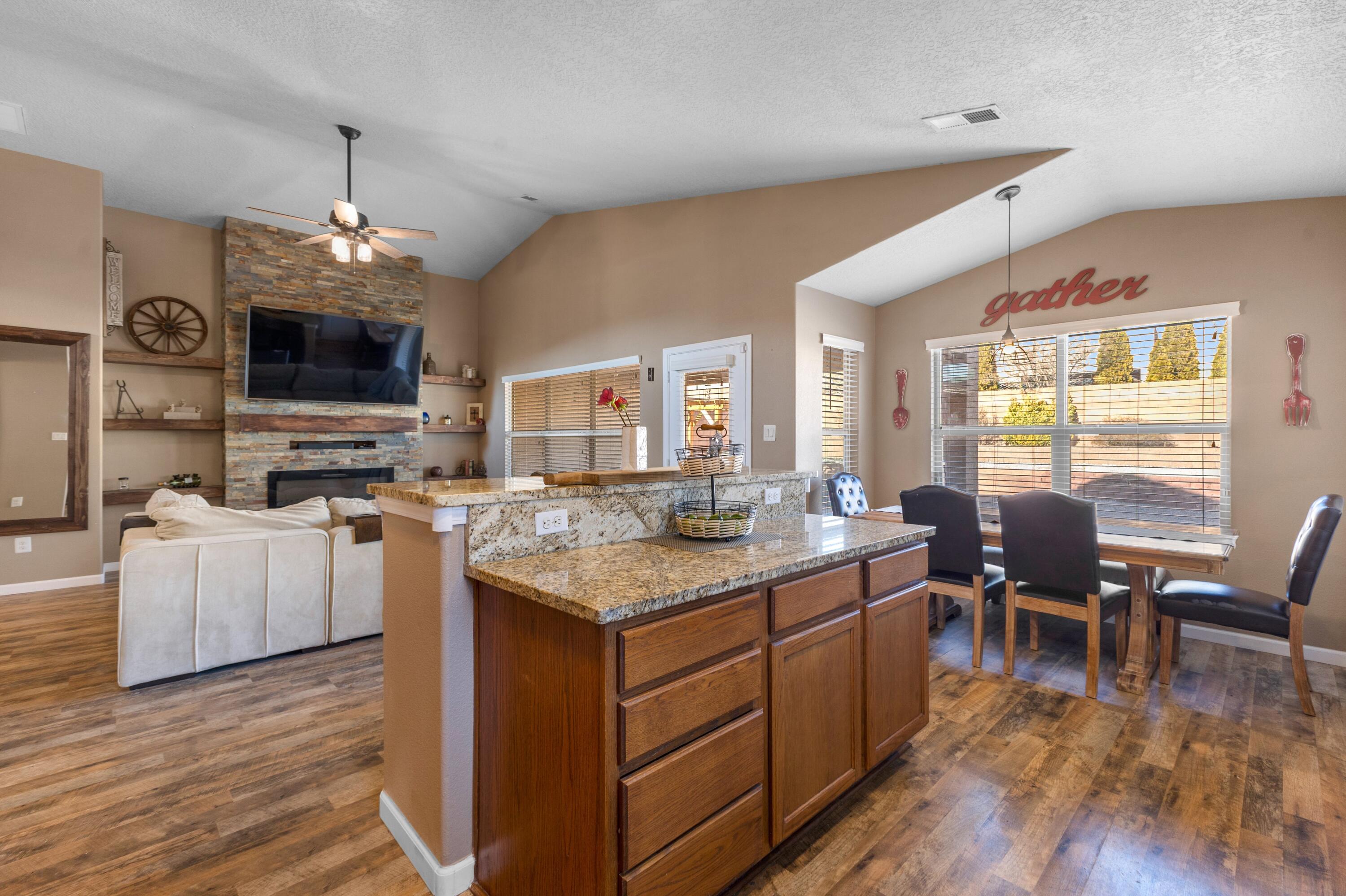 2512 Mesa Crotalo Road SE