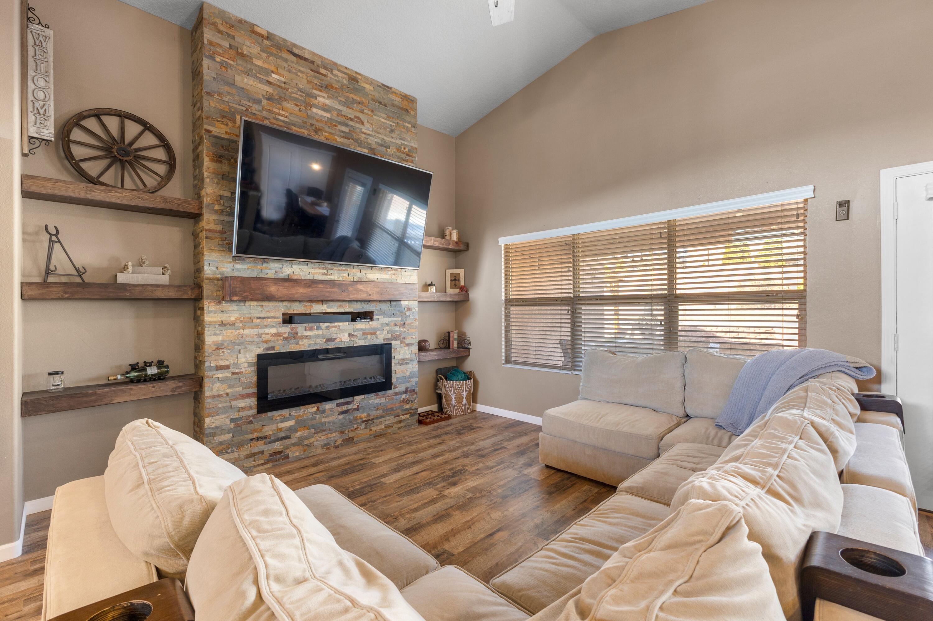 2512 Mesa Crotalo Road SE