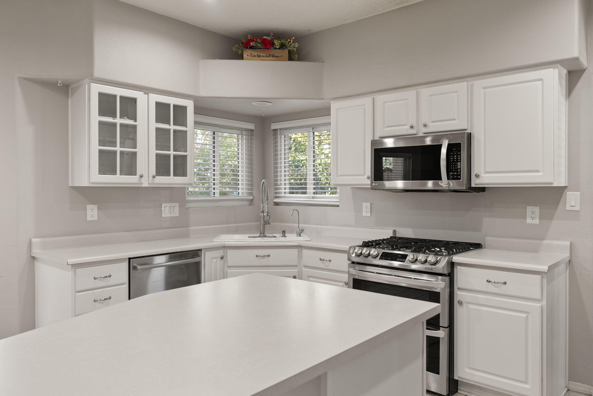 10904 Snowbird Drive NW