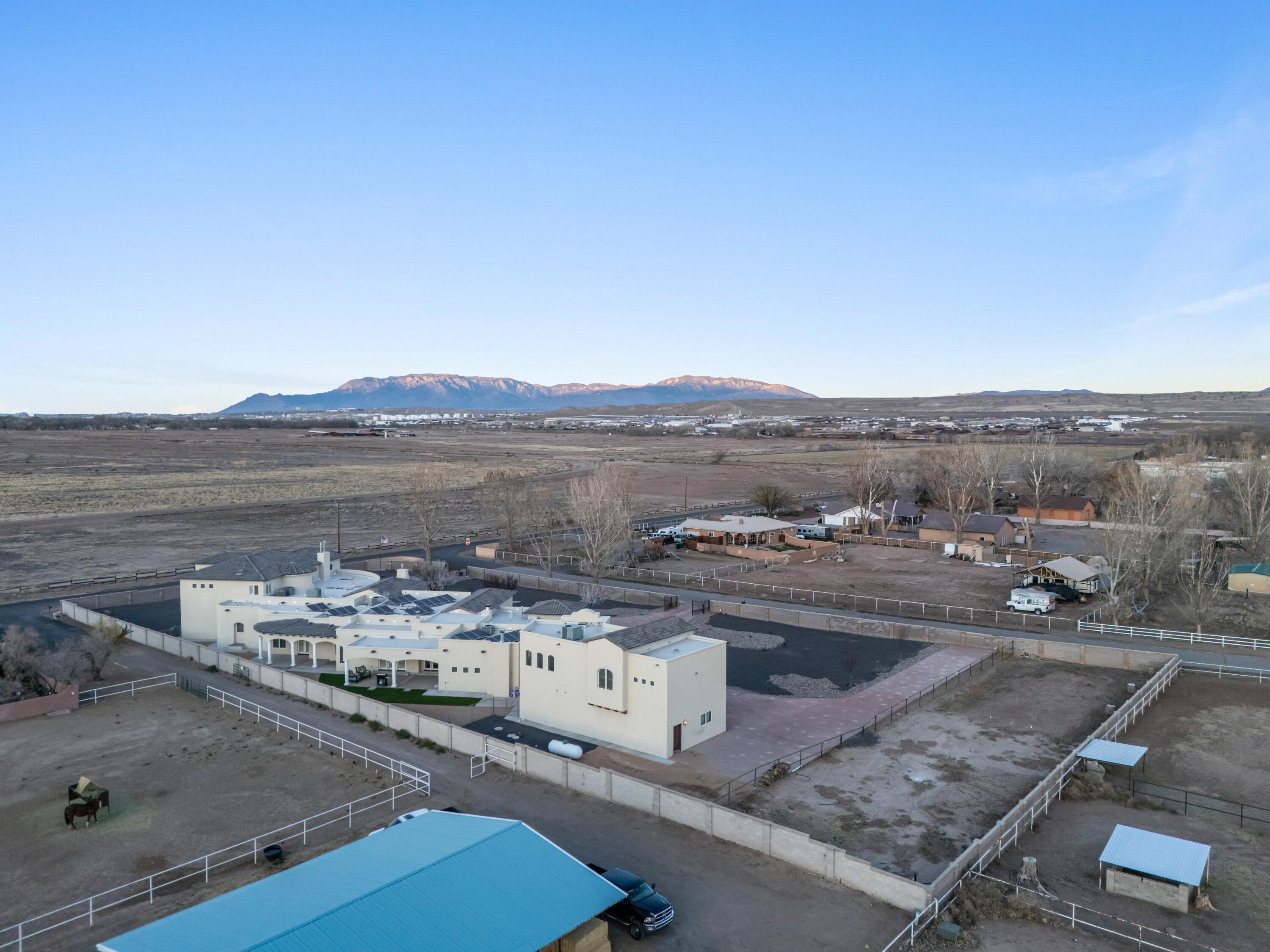 800 Salida Sandia SW