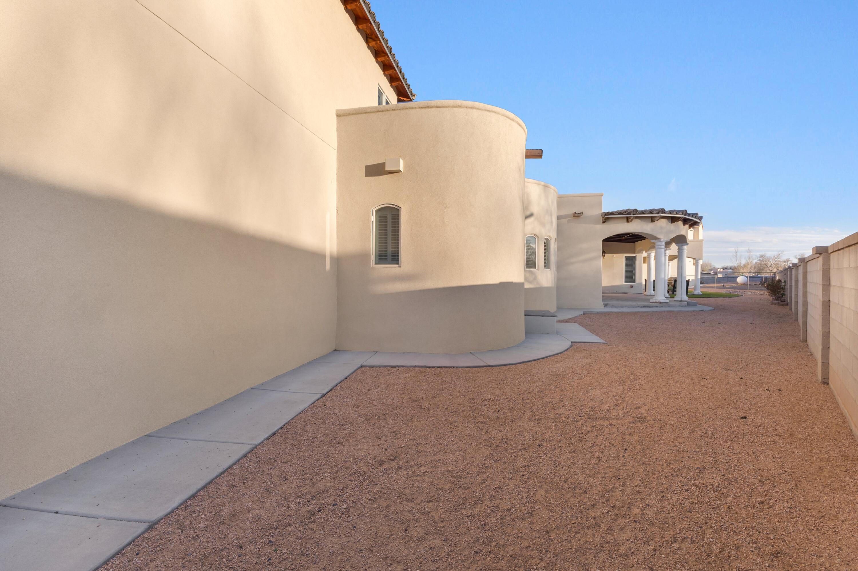 800 Salida Sandia SW