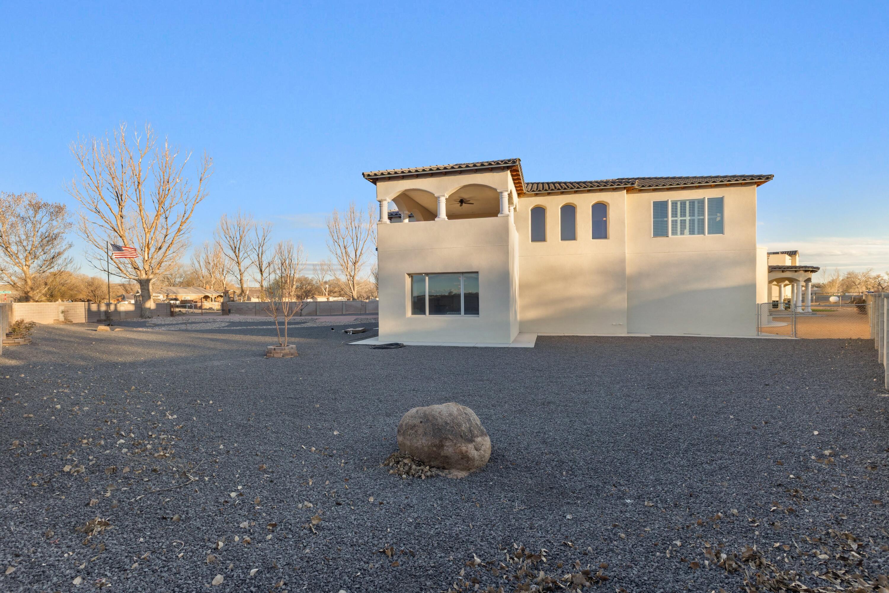 800 Salida Sandia SW