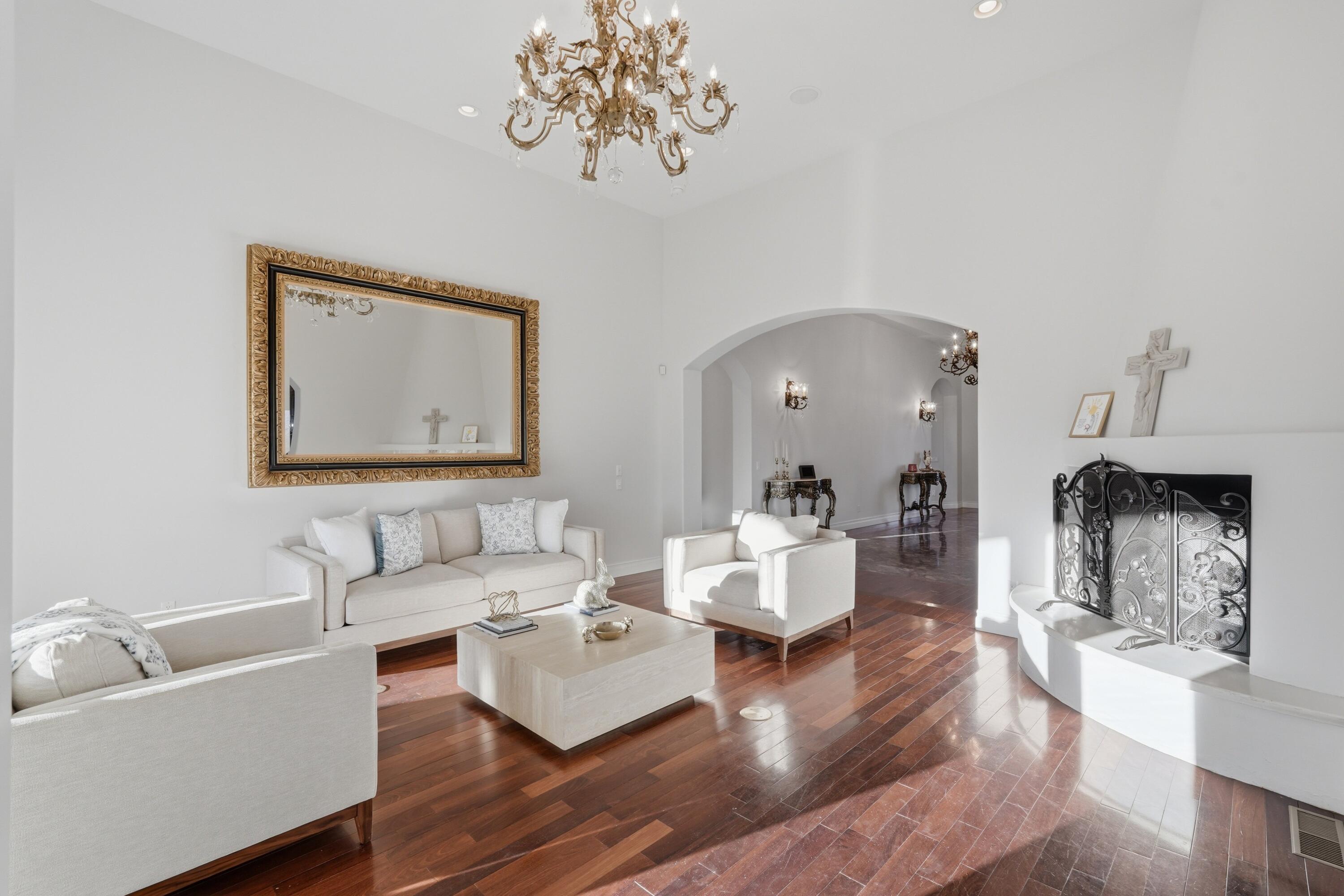 800 Salida Sandia SW