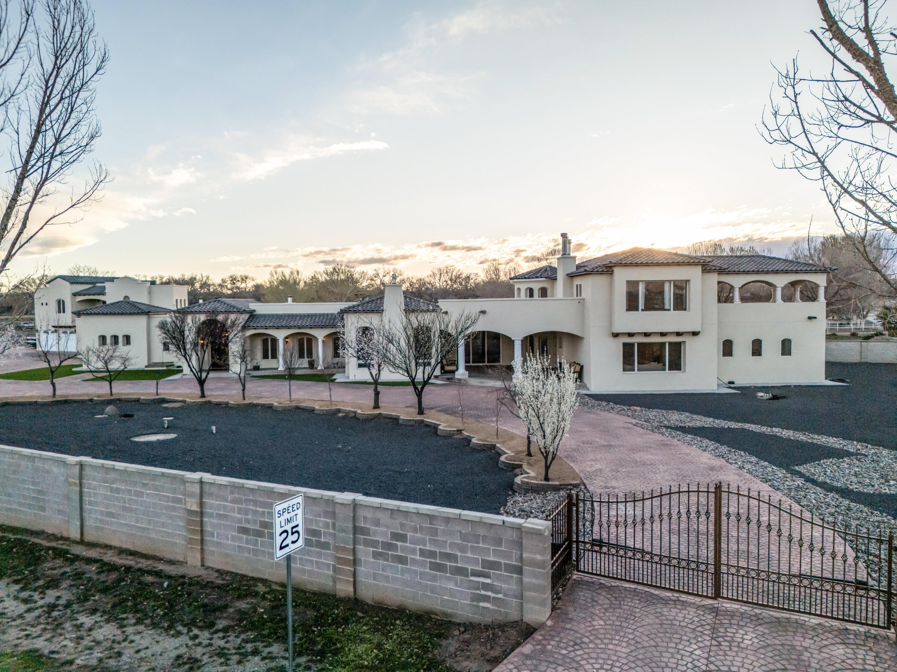 800 Salida Sandia SW
