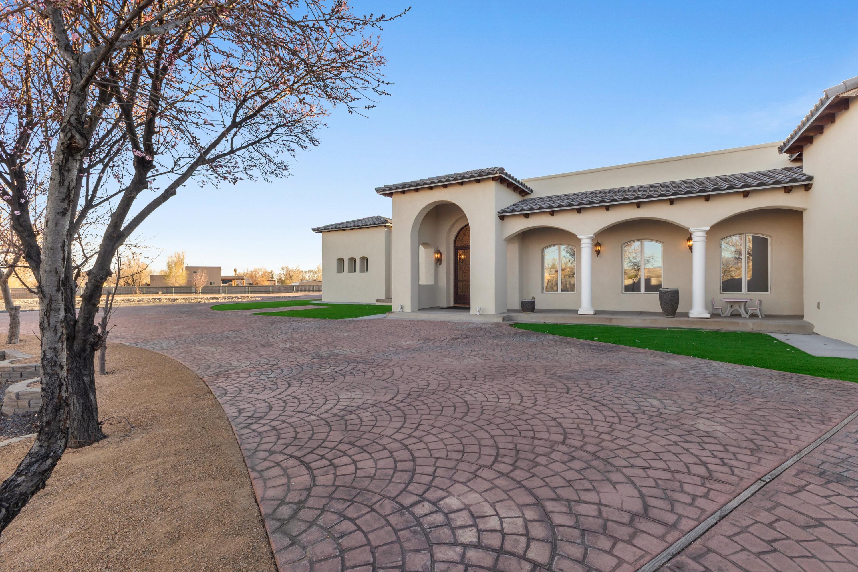 800 Salida Sandia SW