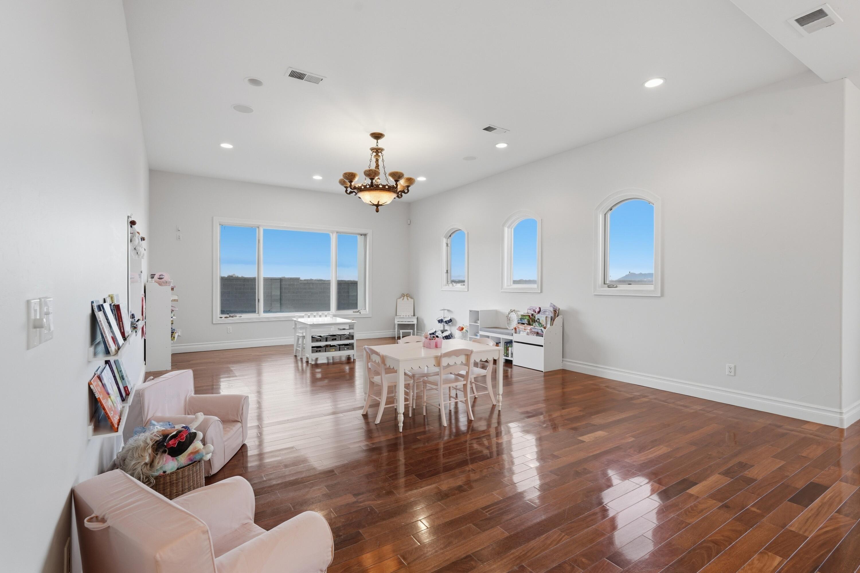 800 Salida Sandia SW