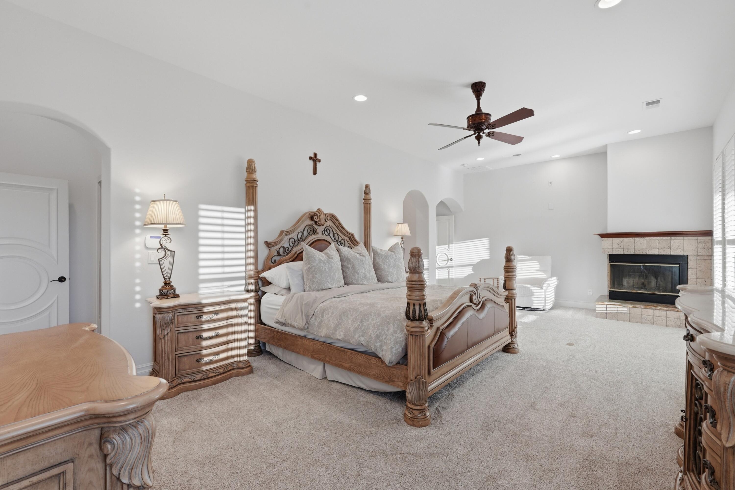 800 Salida Sandia SW