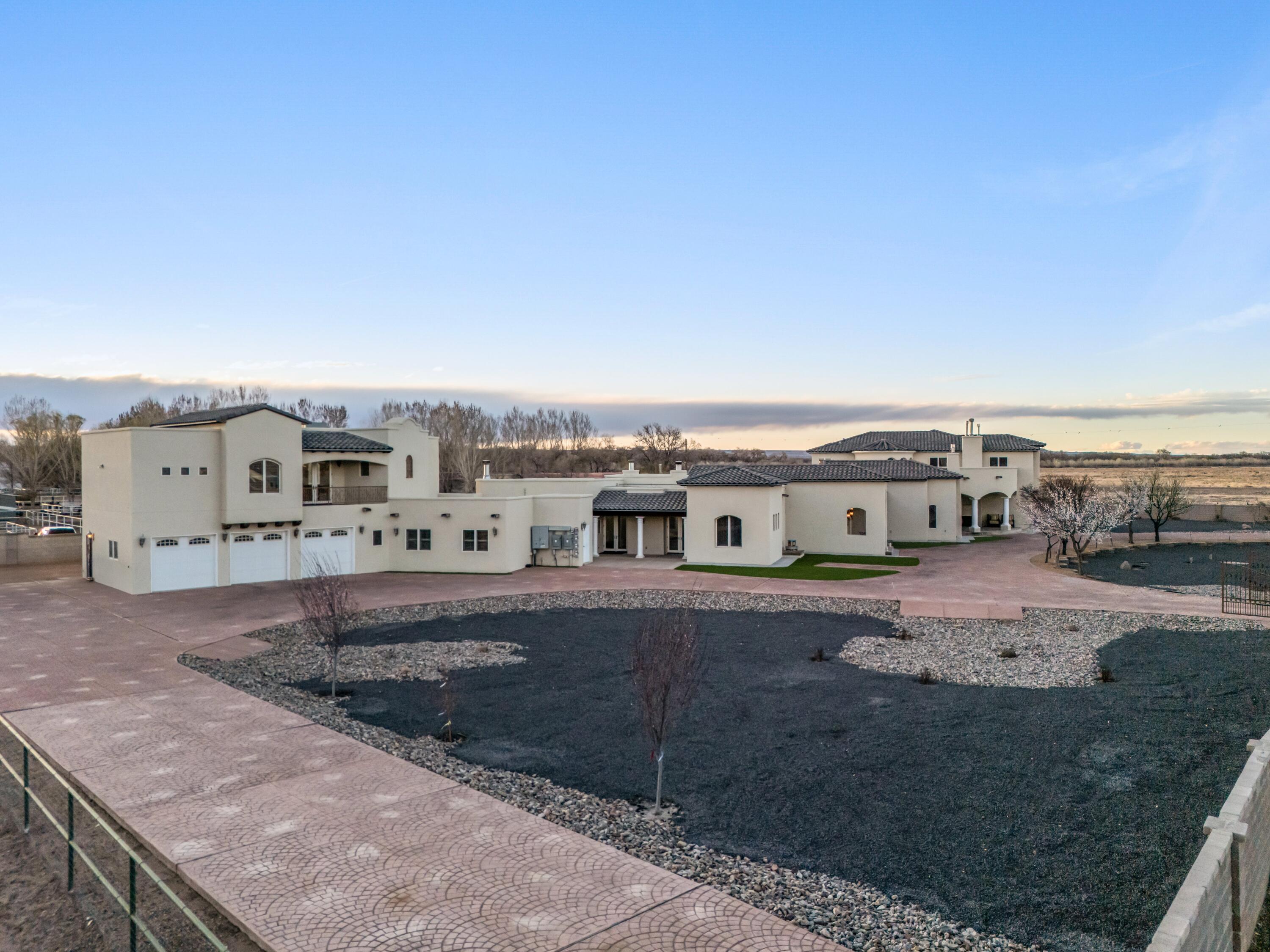 800 Salida Sandia SW