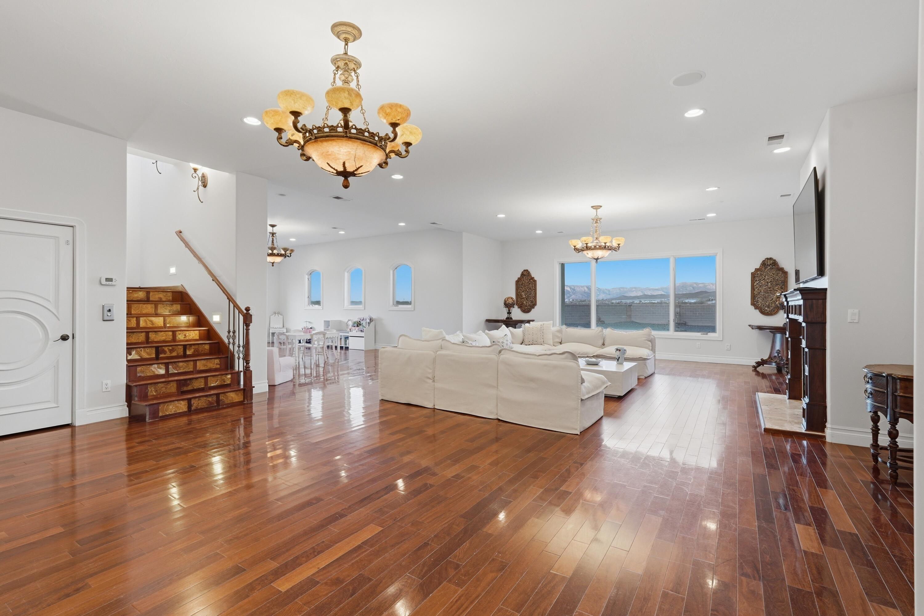 800 Salida Sandia SW