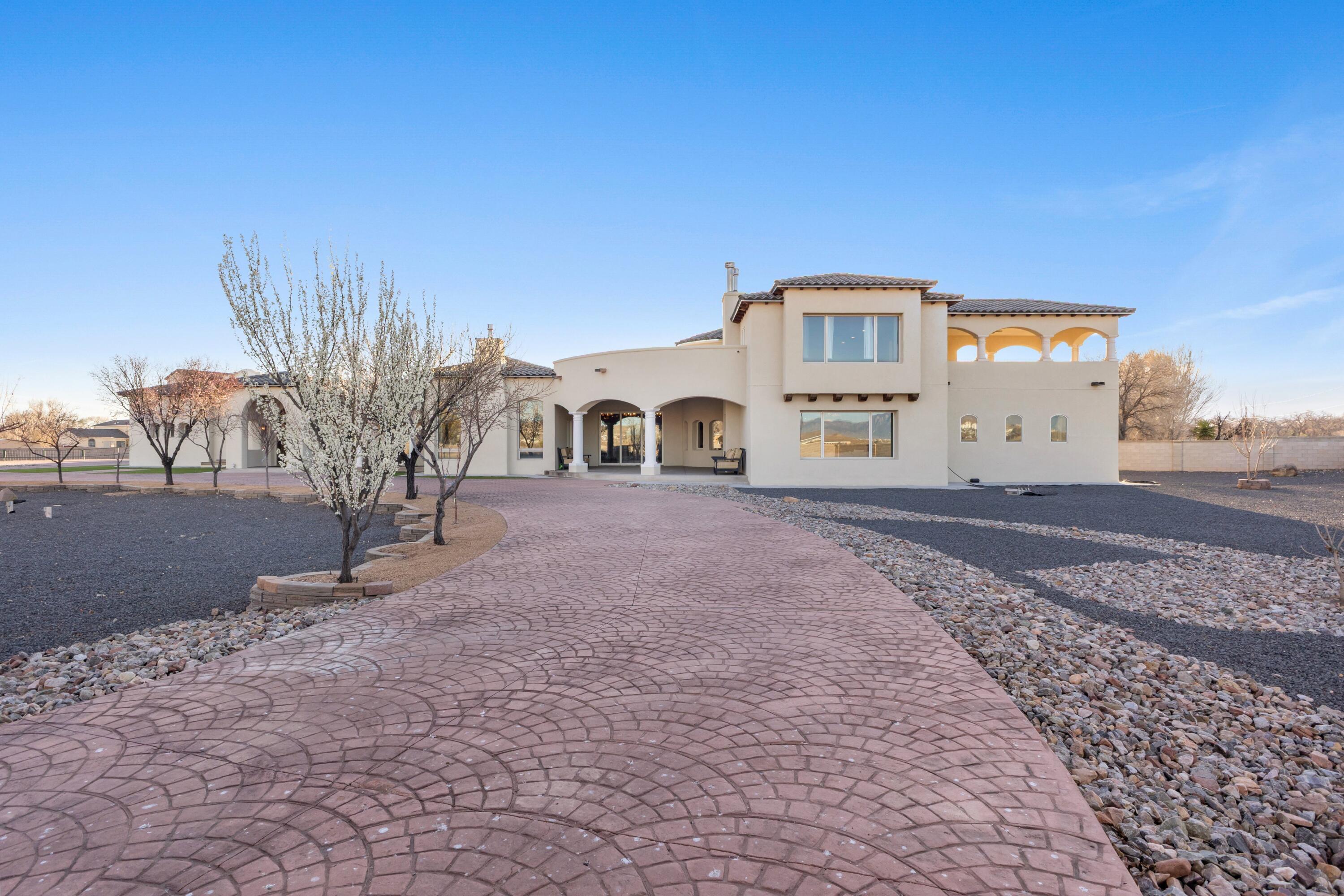 800 Salida Sandia SW