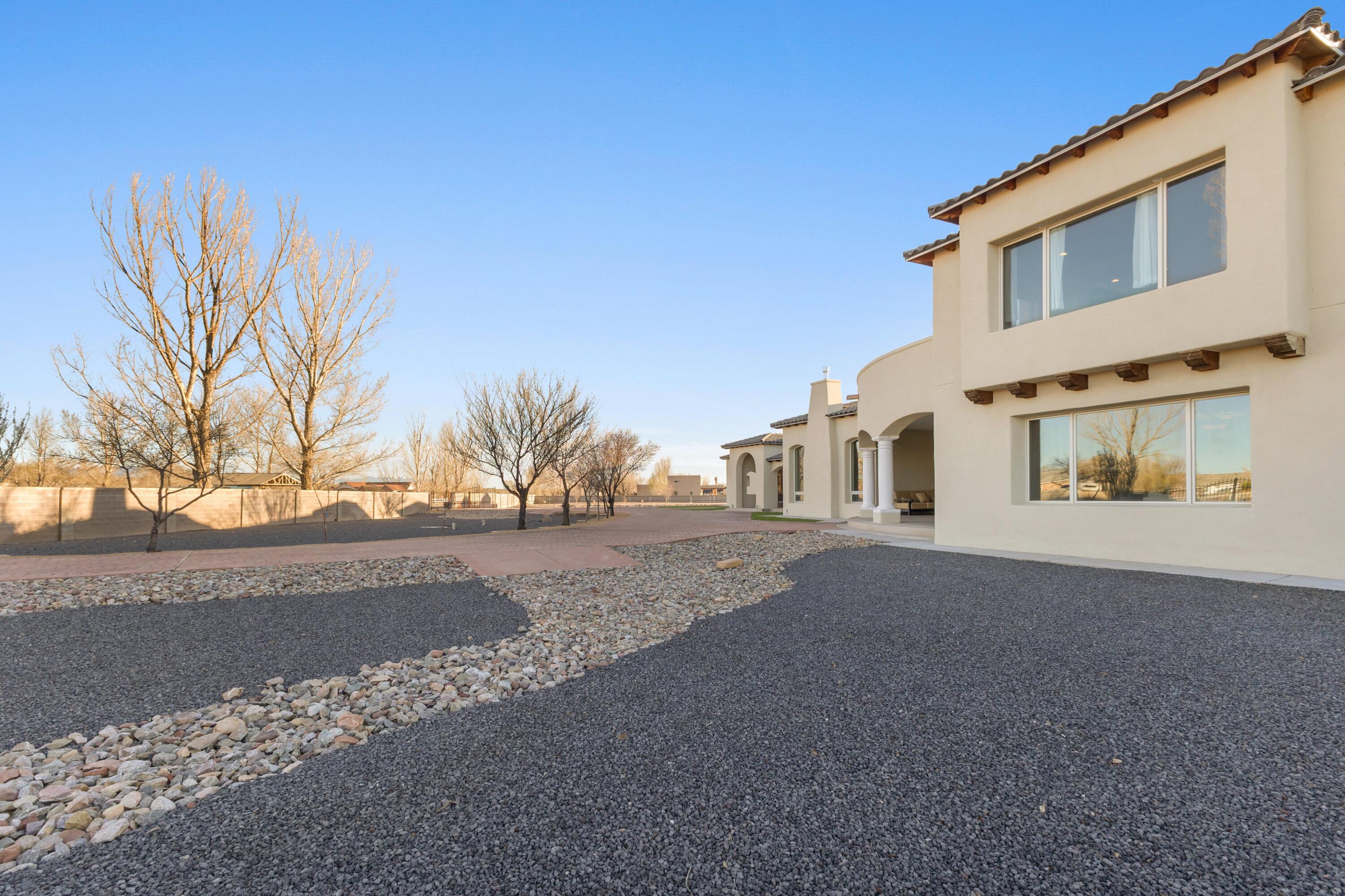800 Salida Sandia SW