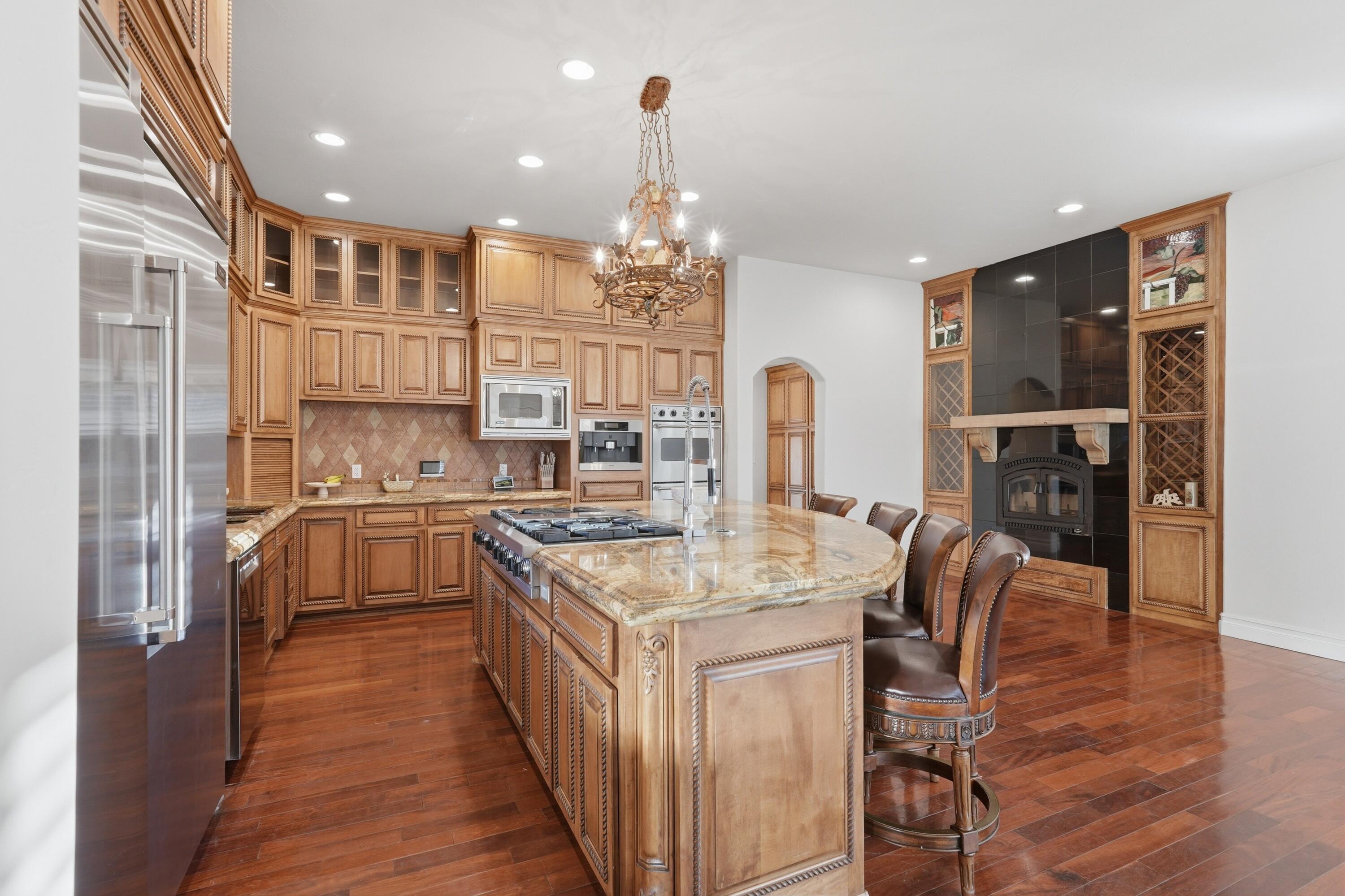 800 Salida Sandia SW