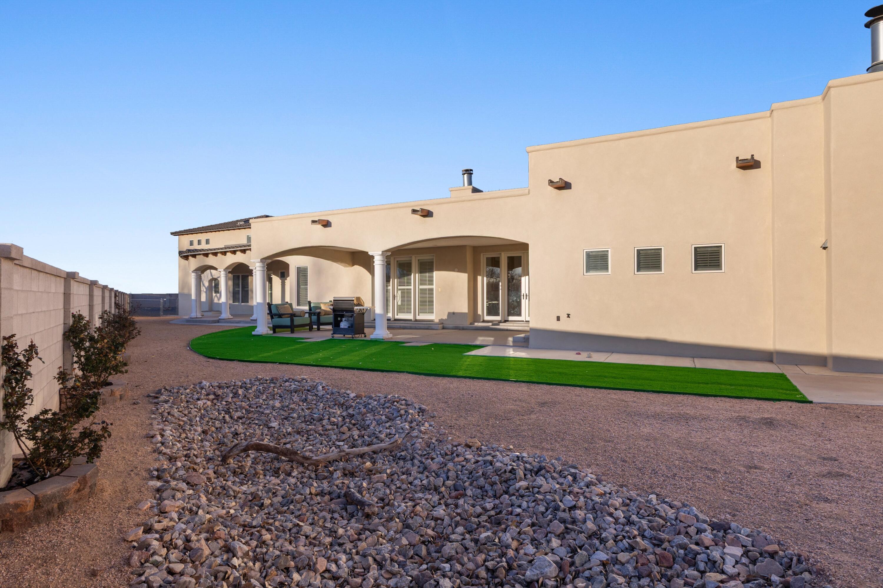 800 Salida Sandia SW