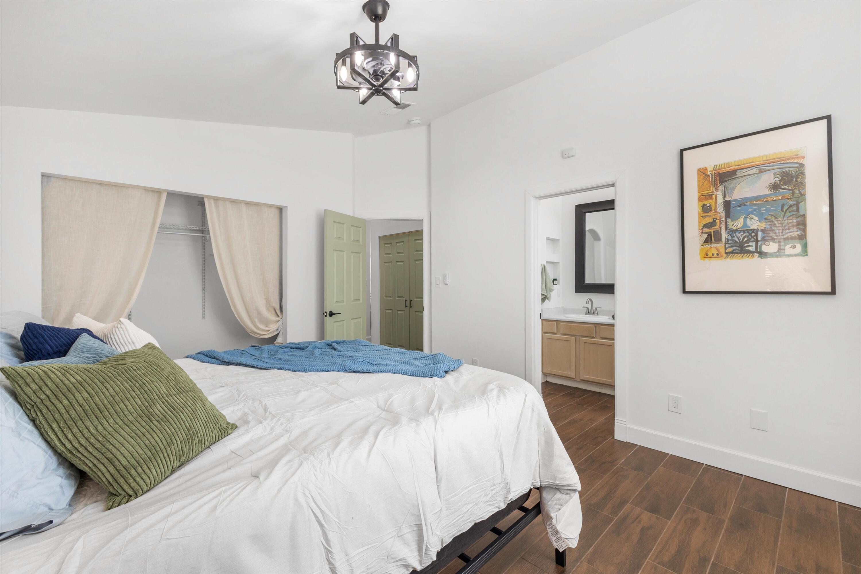 6128 Full Moon Avenue NW