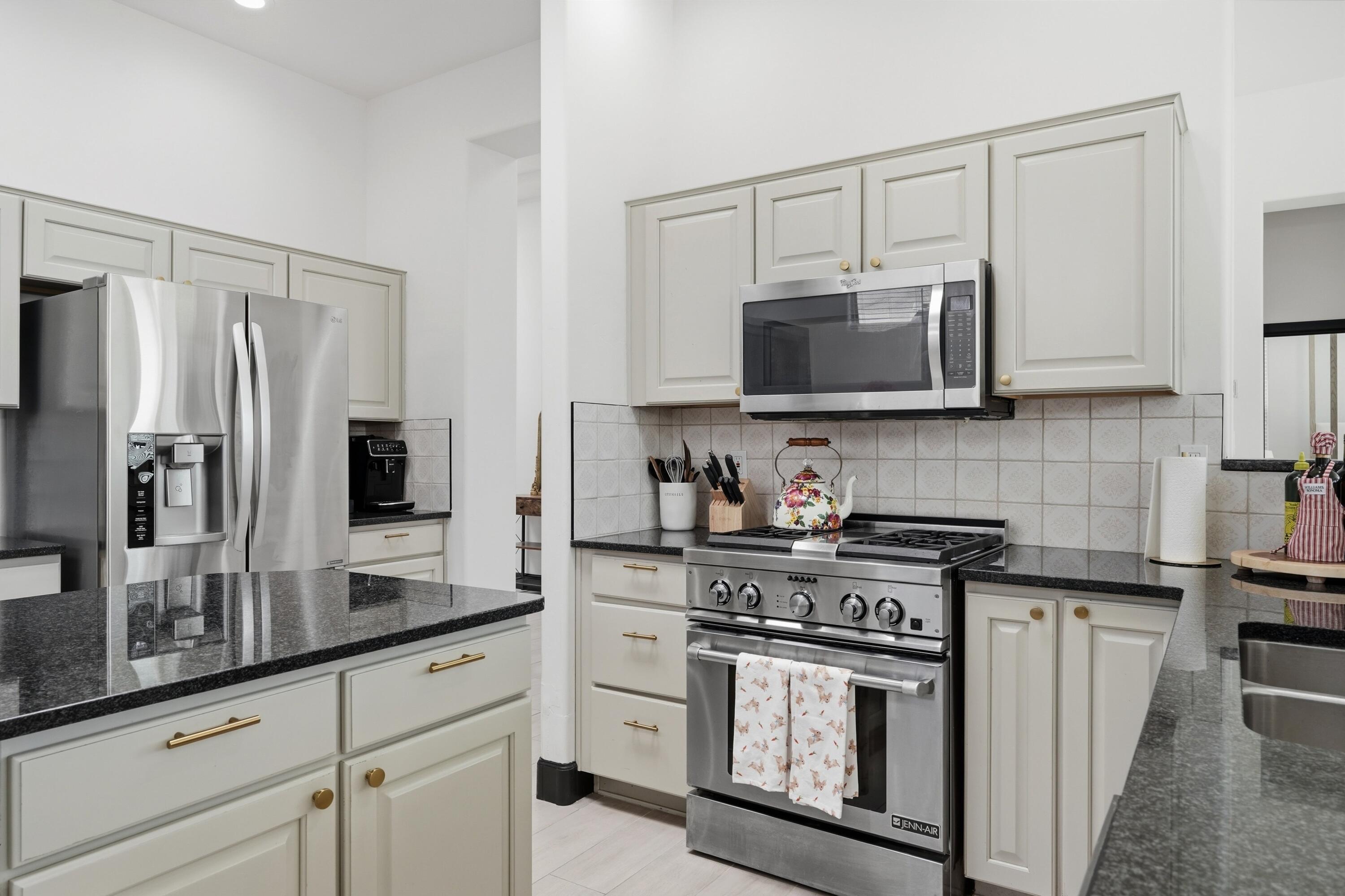 7424 Enchanted Sky Lane NE