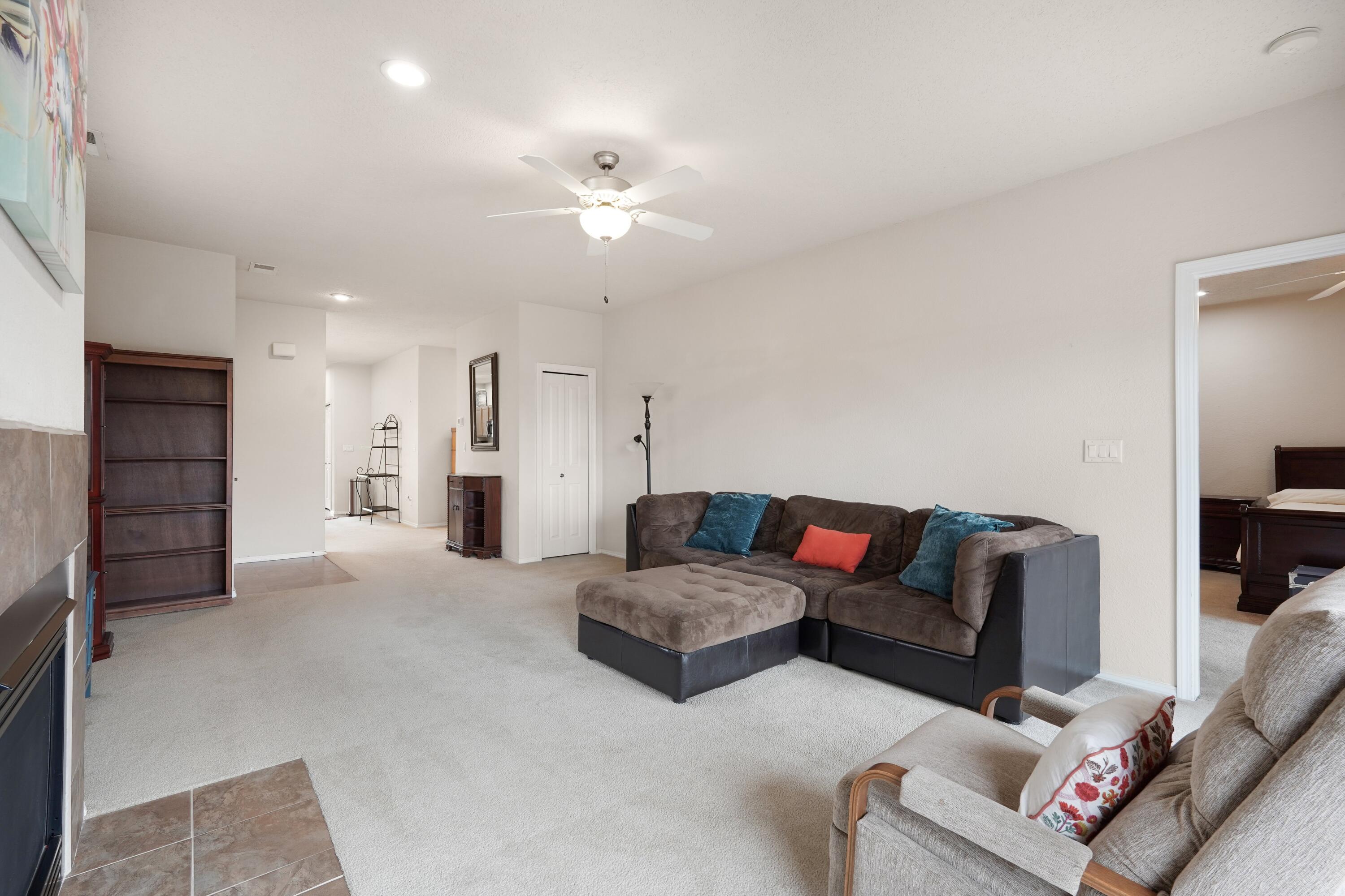 4424 Desert Lily Court SE