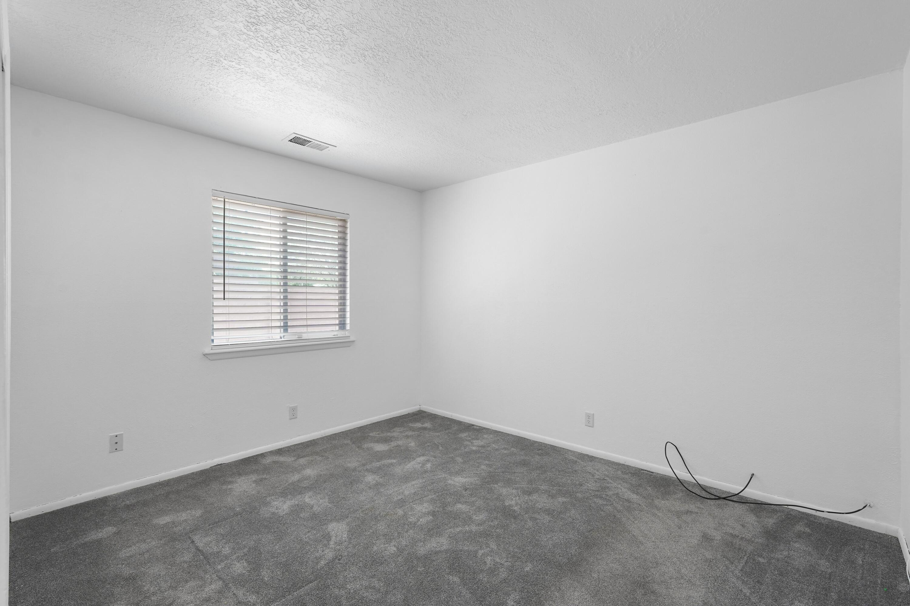 241 Shirley Street NE