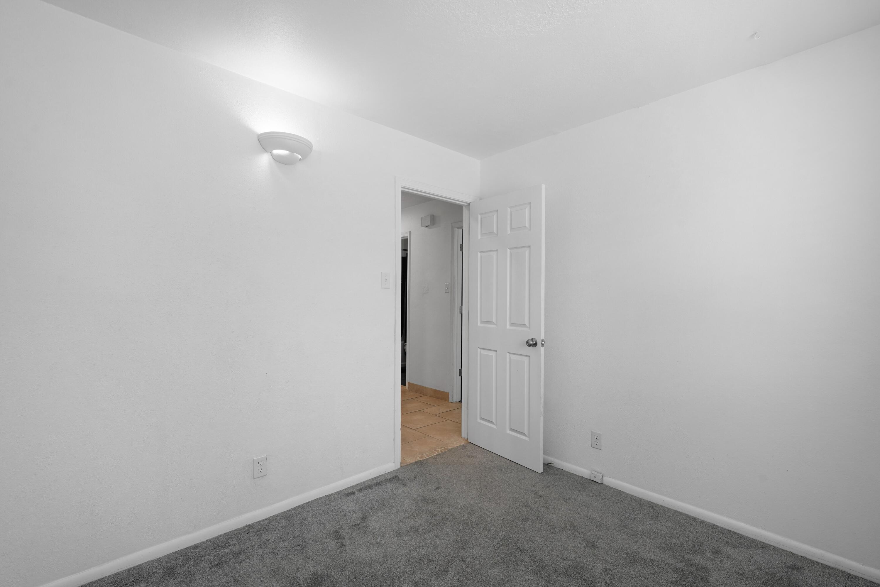 241 Shirley Street NE
