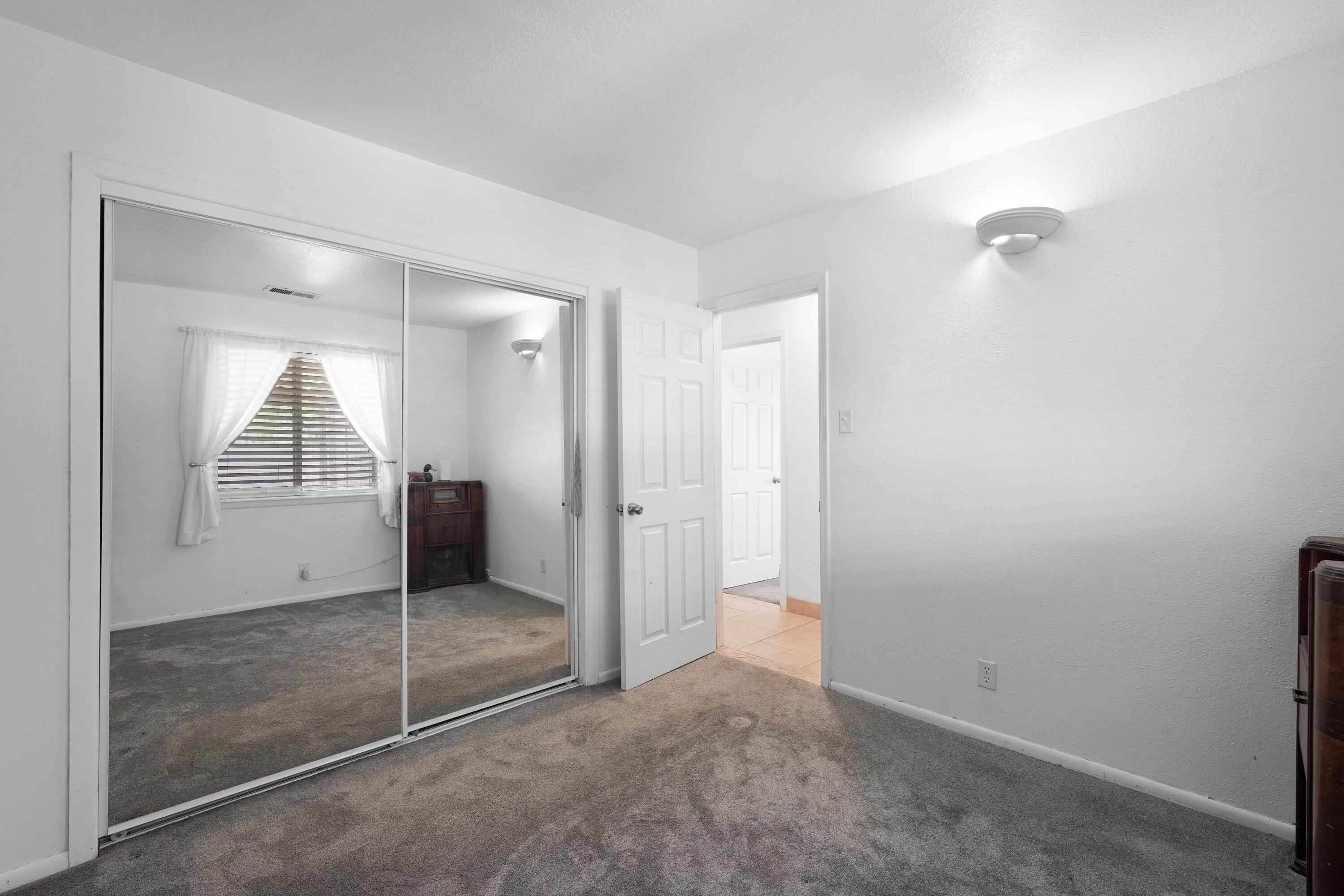 241 Shirley Street NE