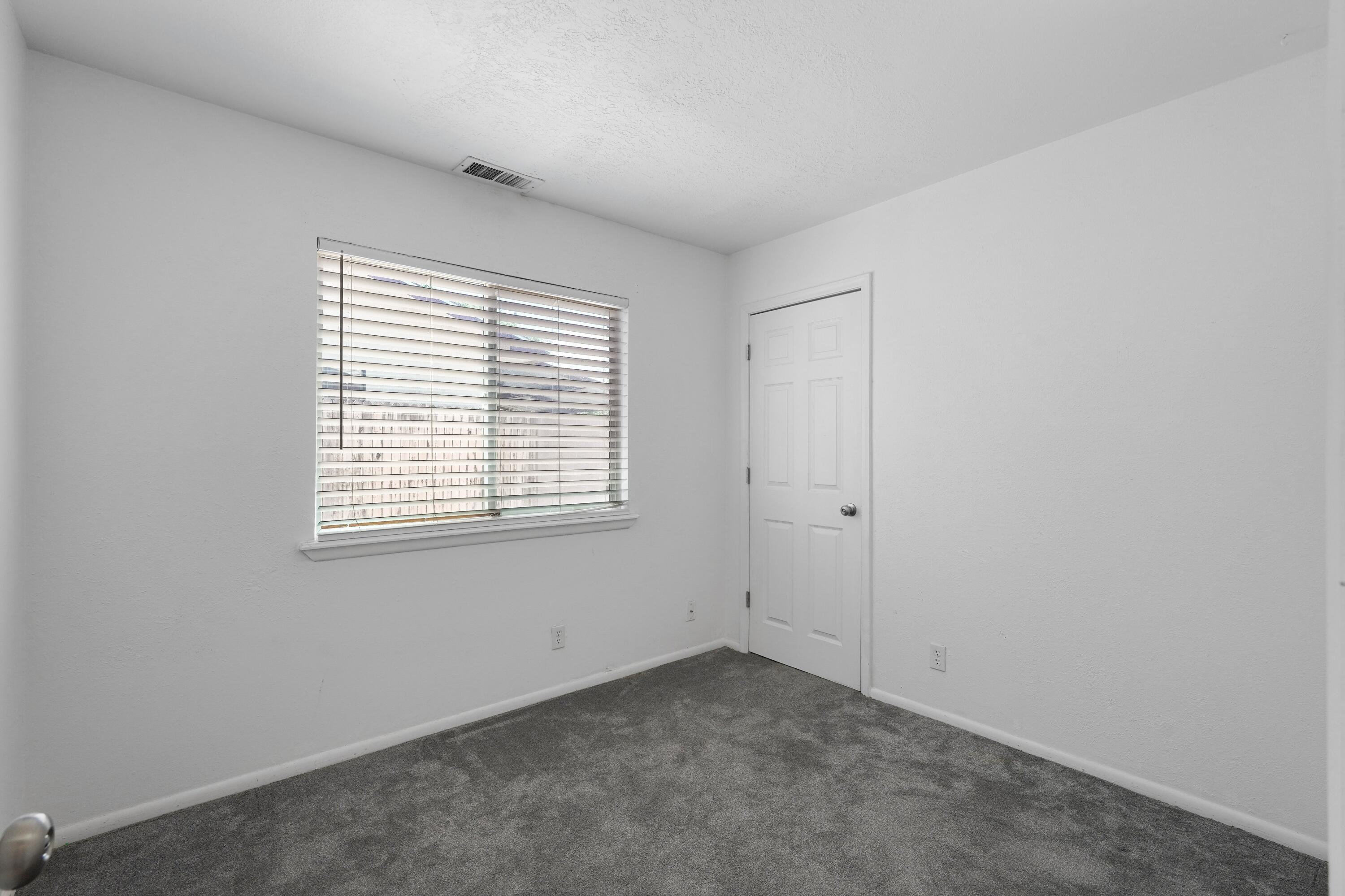 241 Shirley Street NE