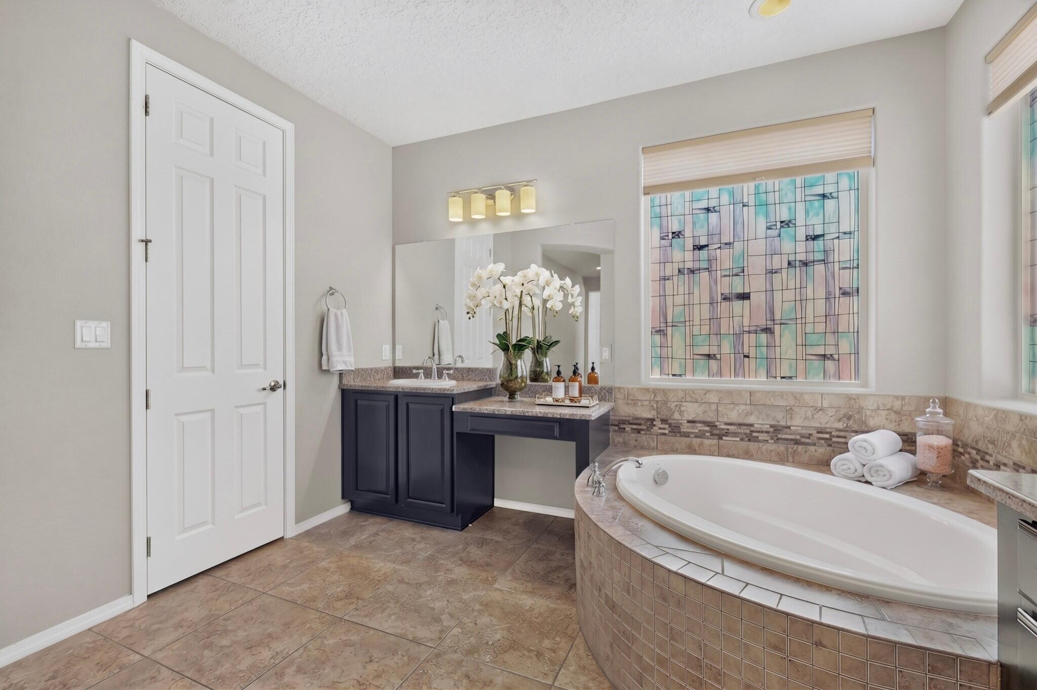 45 E Vista Hermosa Place NE