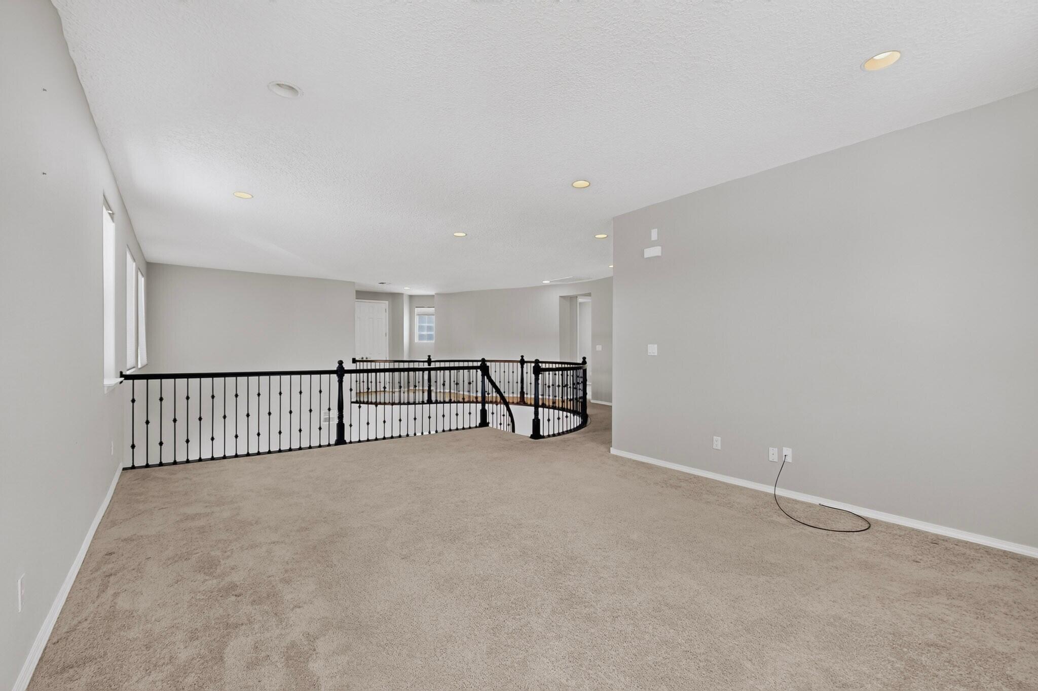 45 E Vista Hermosa Place NE