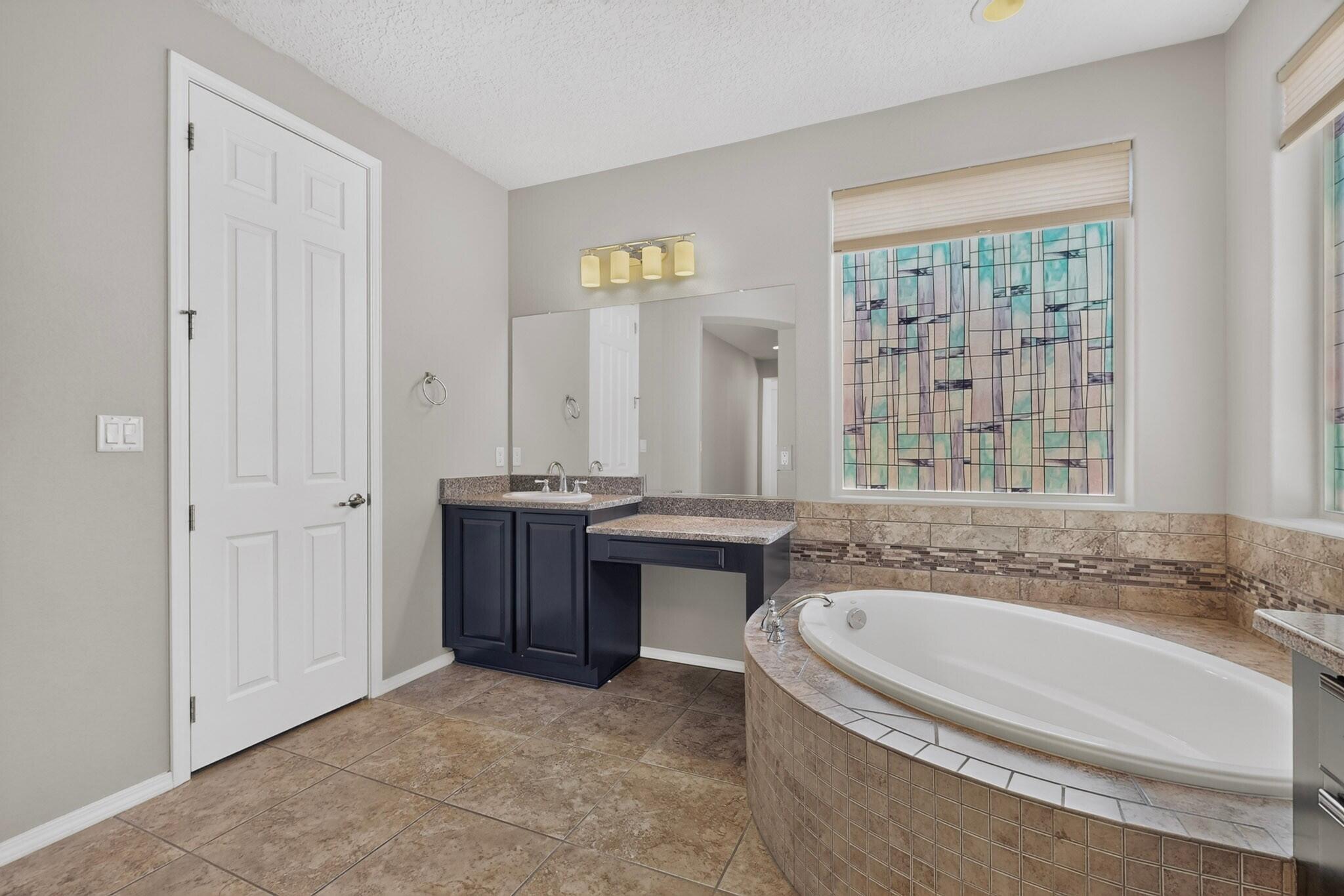 45 E Vista Hermosa Place NE