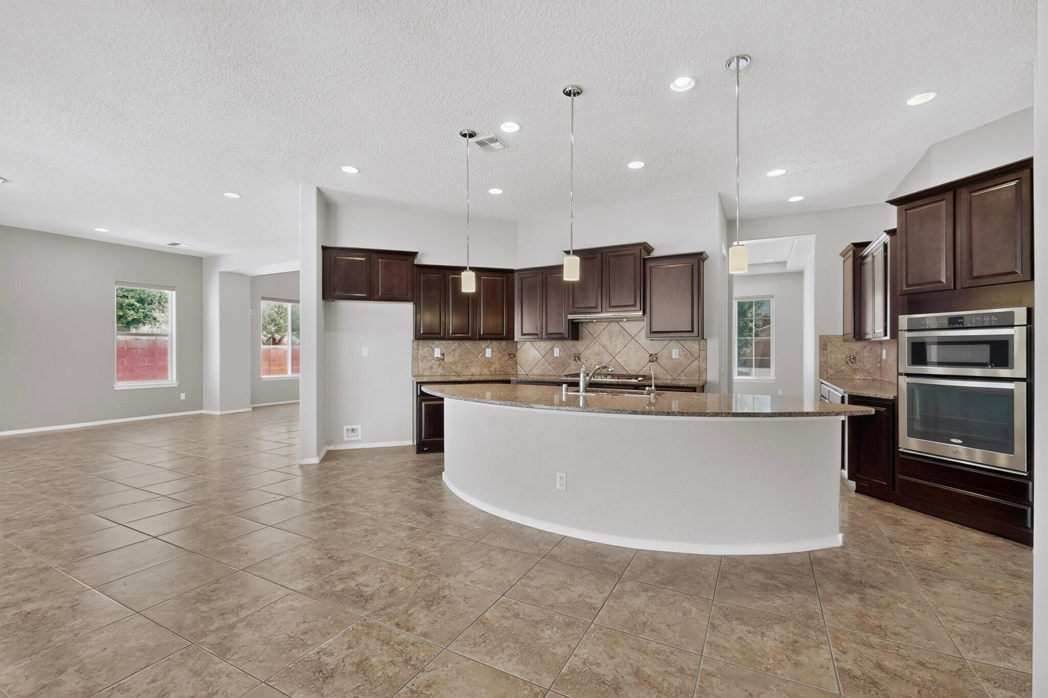 45 E Vista Hermosa Place NE