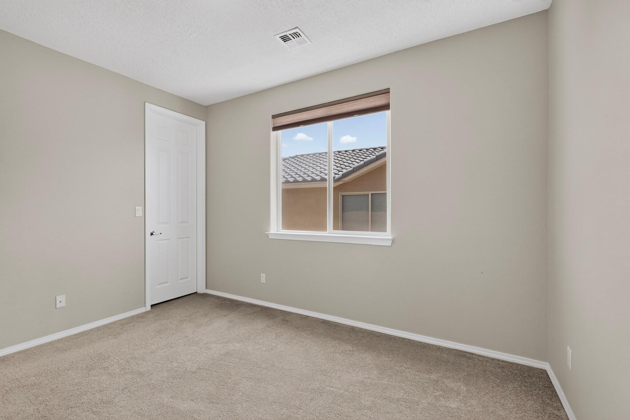 45 E Vista Hermosa Place NE