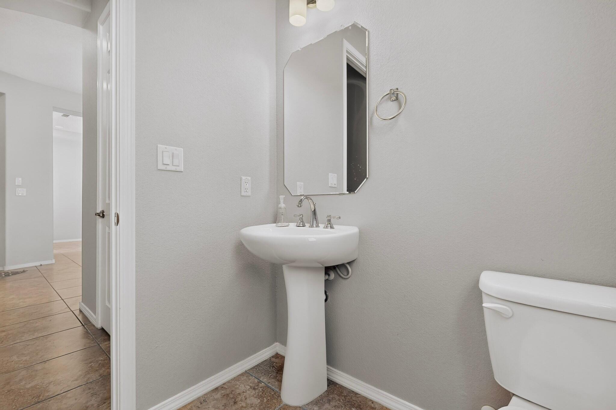 45 E Vista Hermosa Place NE