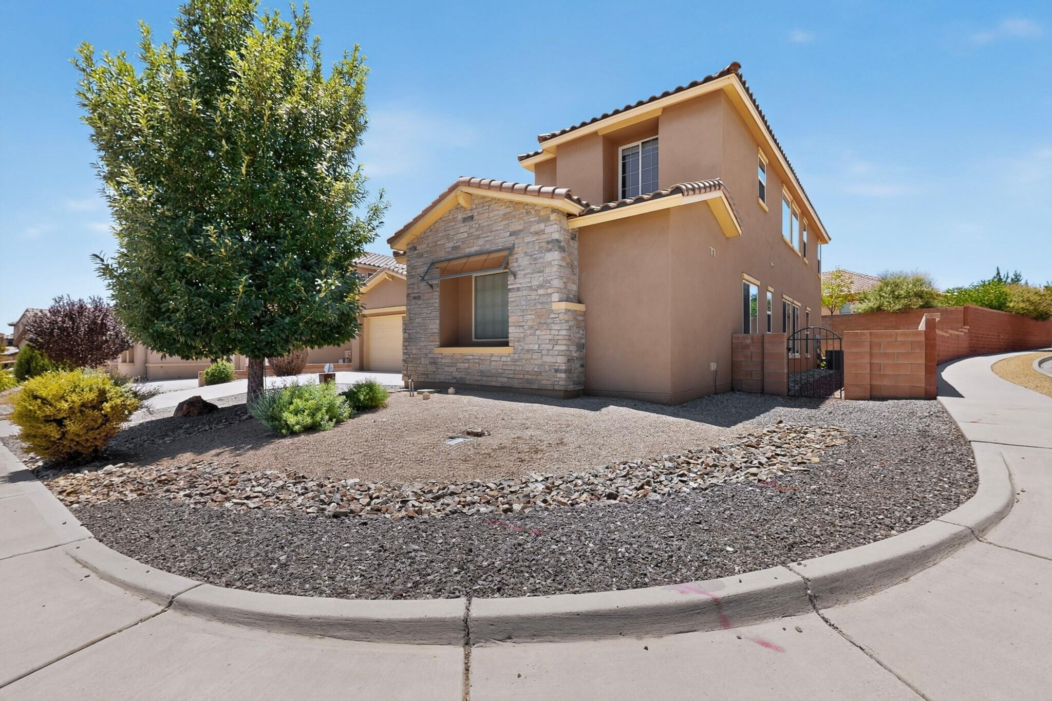 45 E Vista Hermosa Place NE