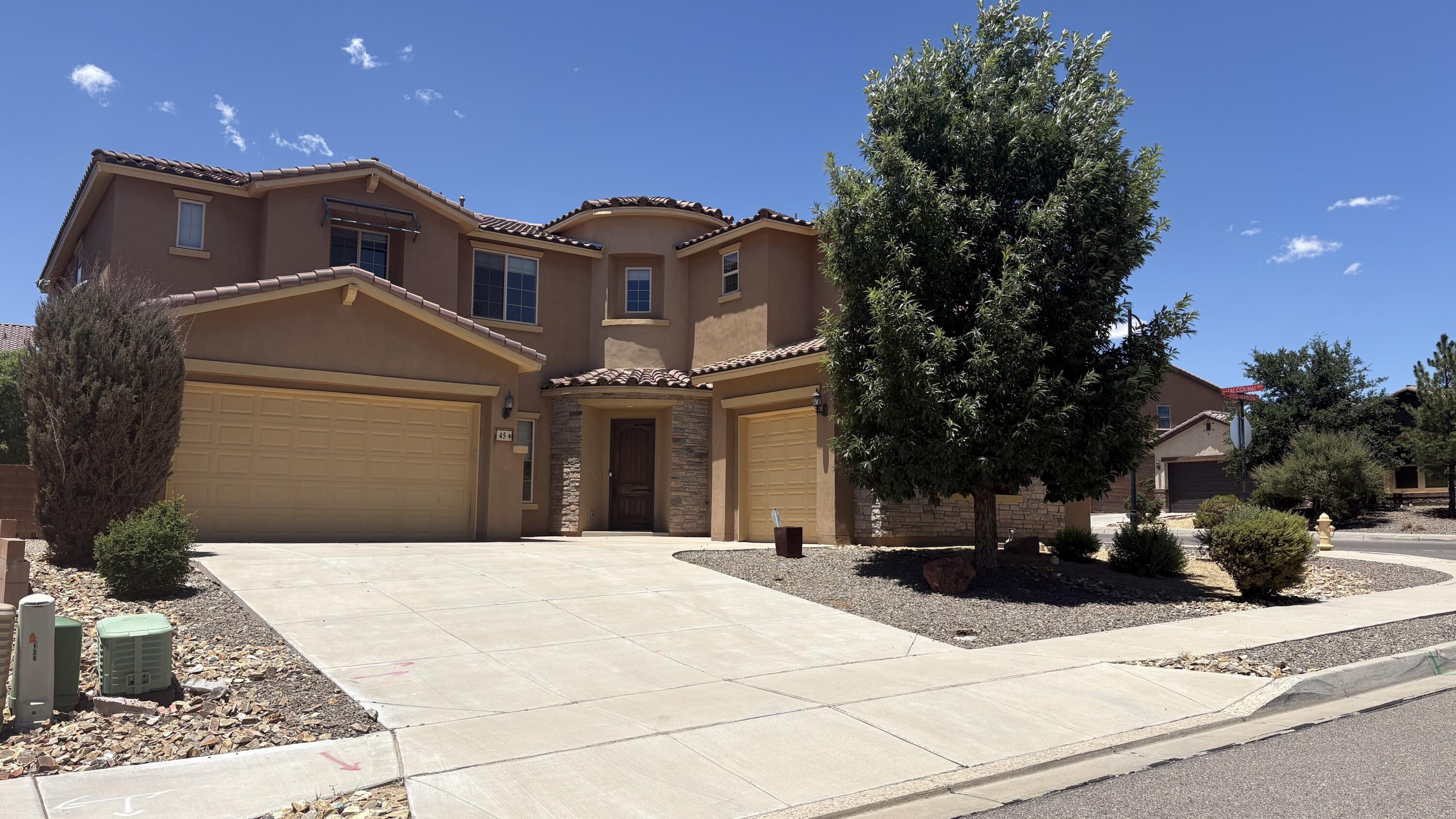 45 E Vista Hermosa Place NE