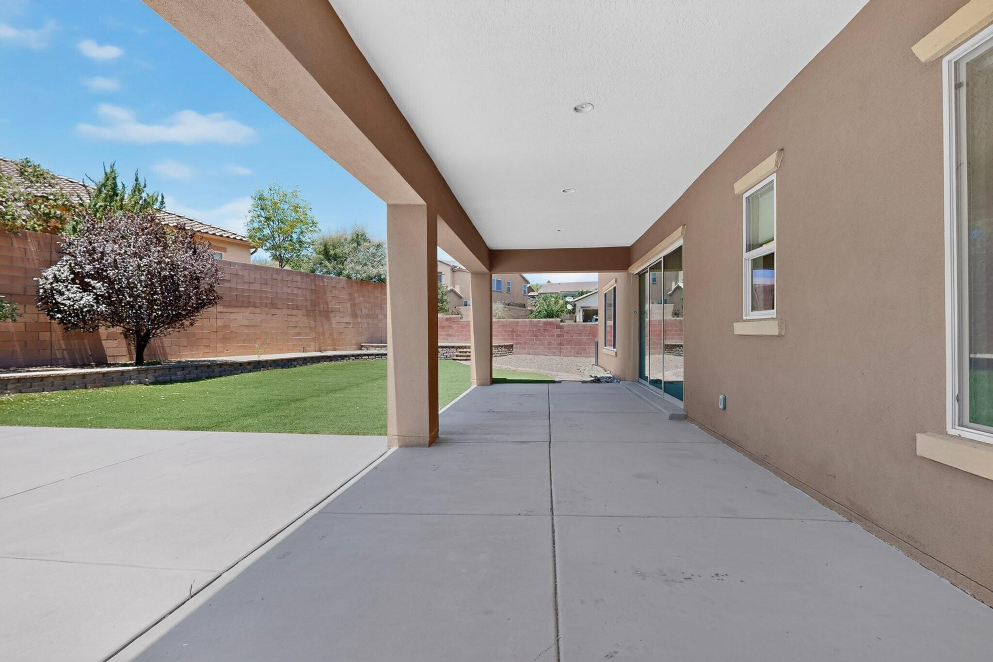 45 E Vista Hermosa Place NE