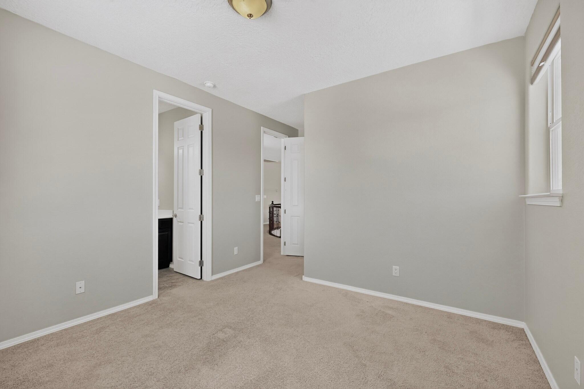 45 E Vista Hermosa Place NE
