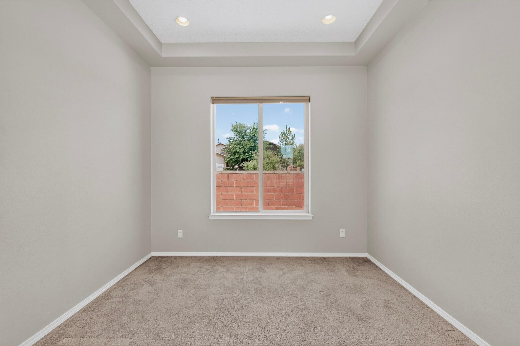 45 E Vista Hermosa Place NE