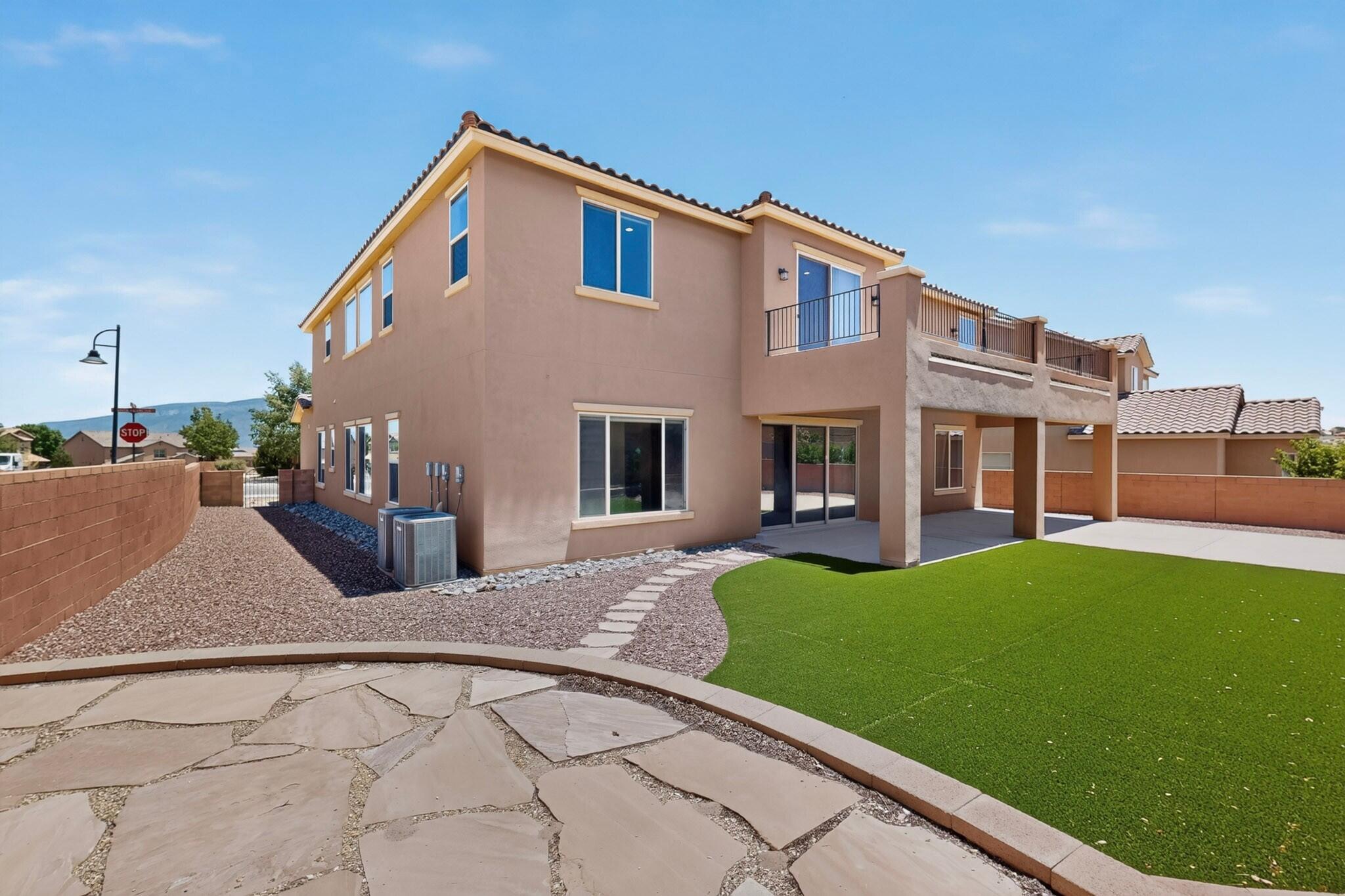 45 E Vista Hermosa Place NE
