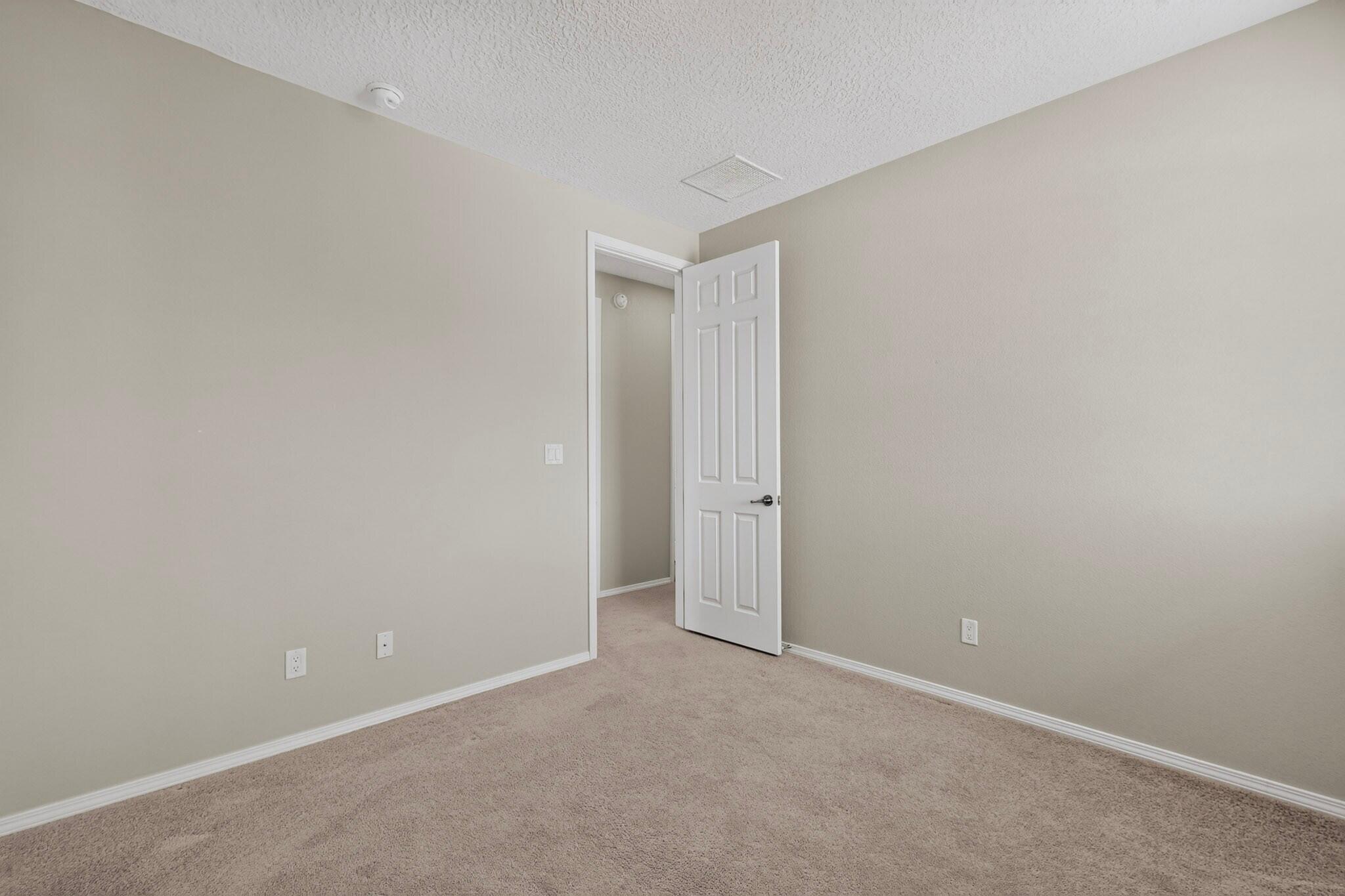 45 E Vista Hermosa Place NE