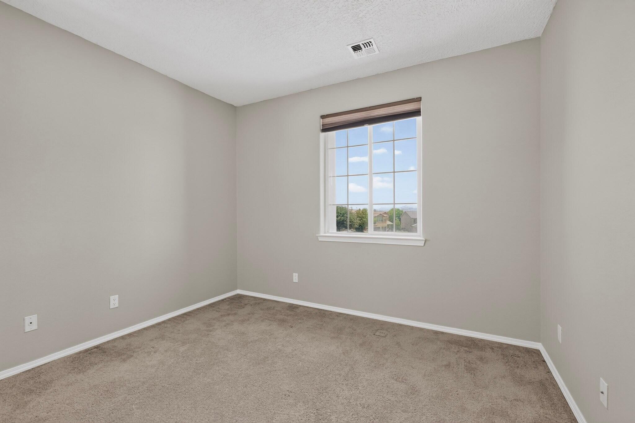 45 E Vista Hermosa Place NE