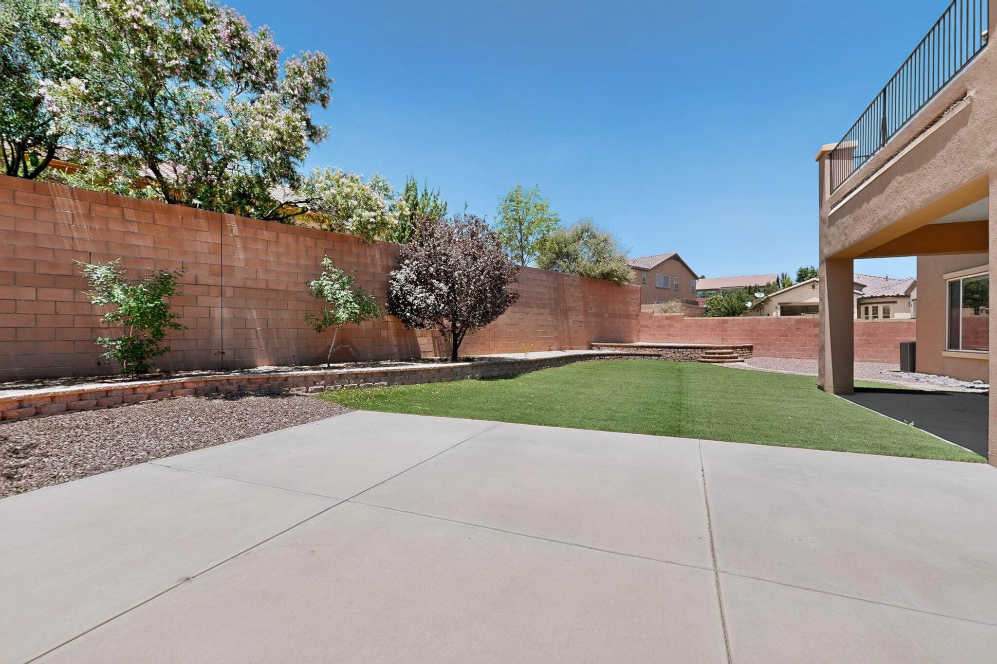 45 E Vista Hermosa Place NE