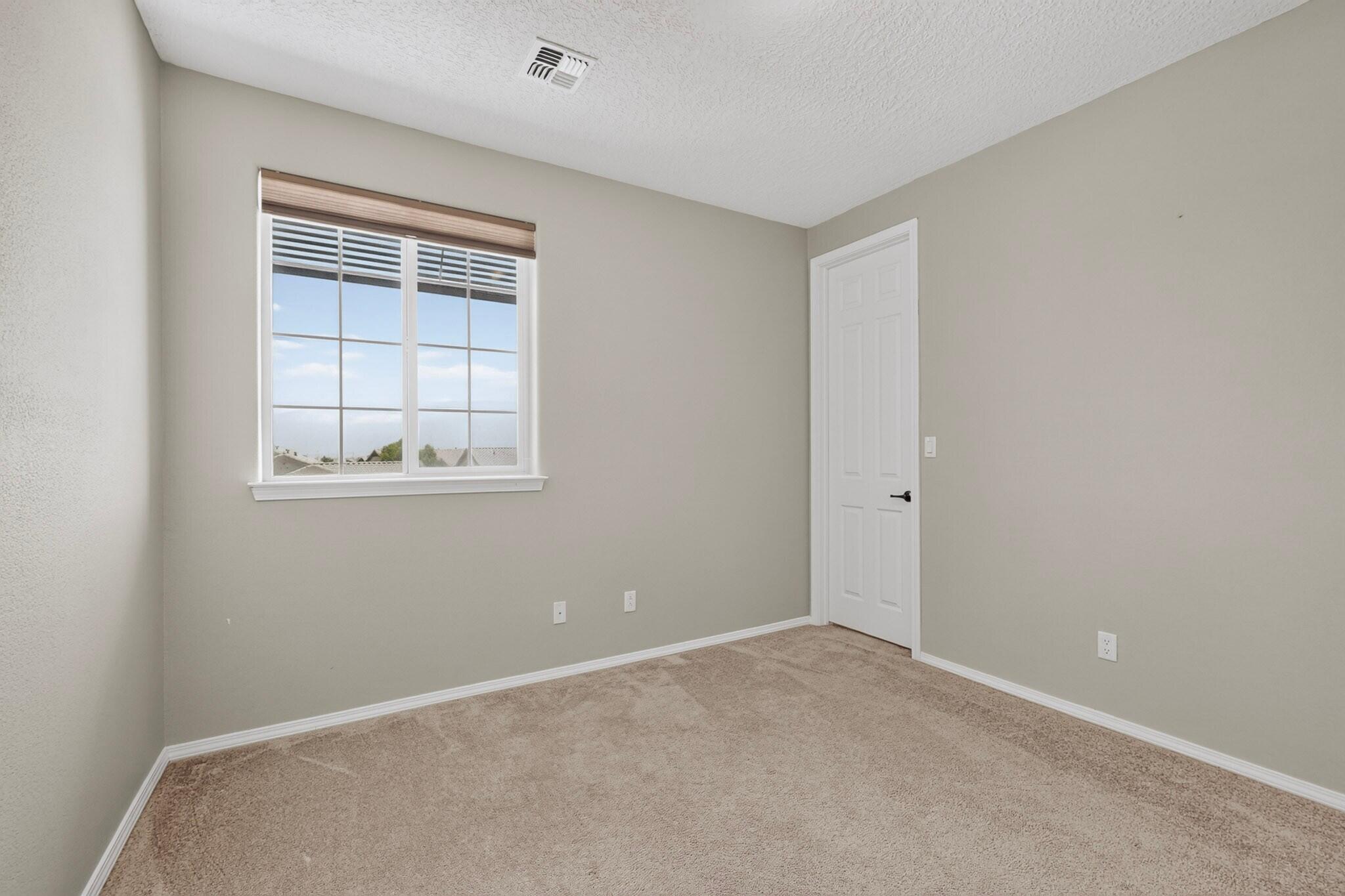 45 E Vista Hermosa Place NE